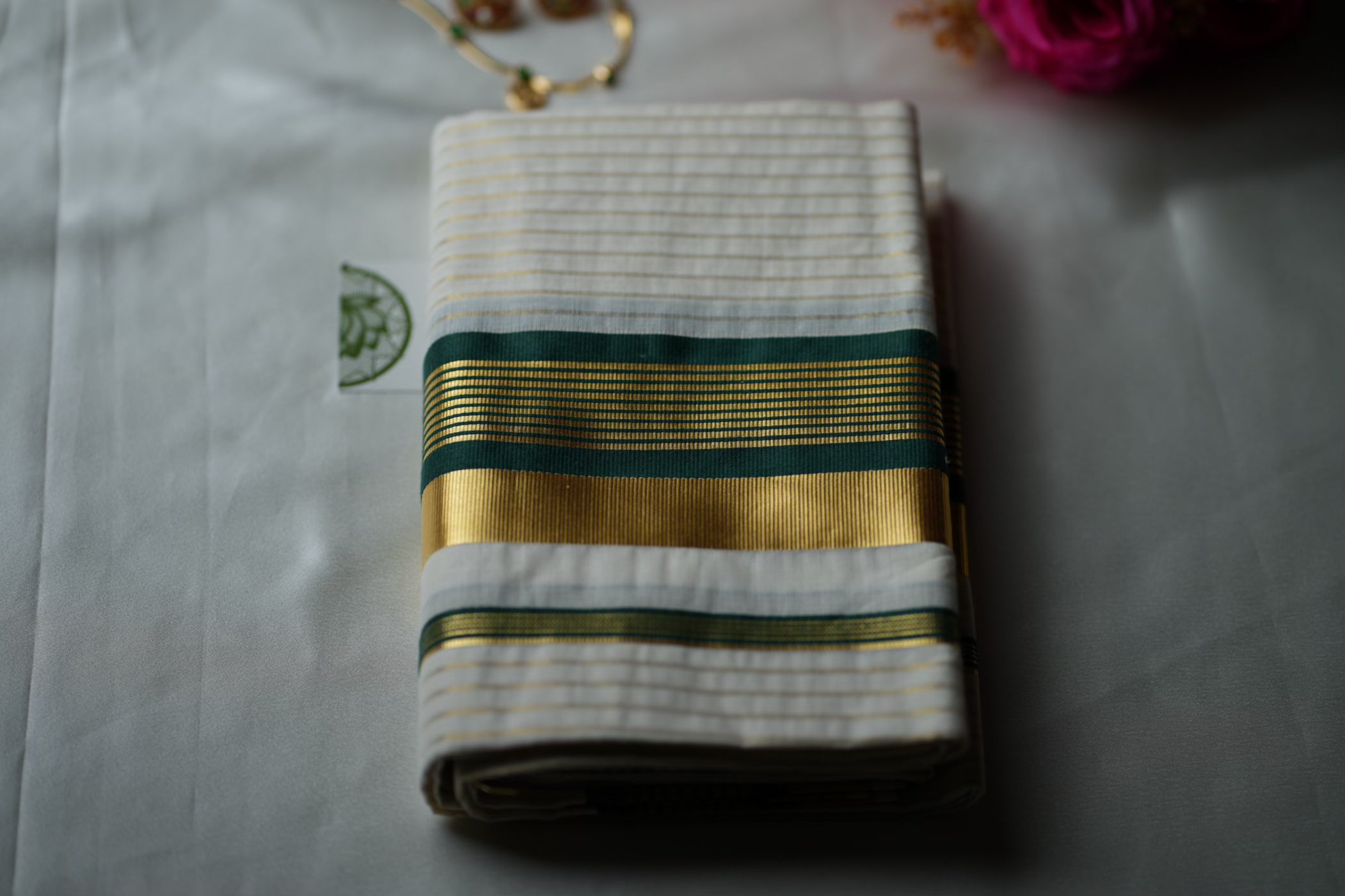 Majestic Forest Green & Gold Premium Handloom Replica Kerala Set Mundu