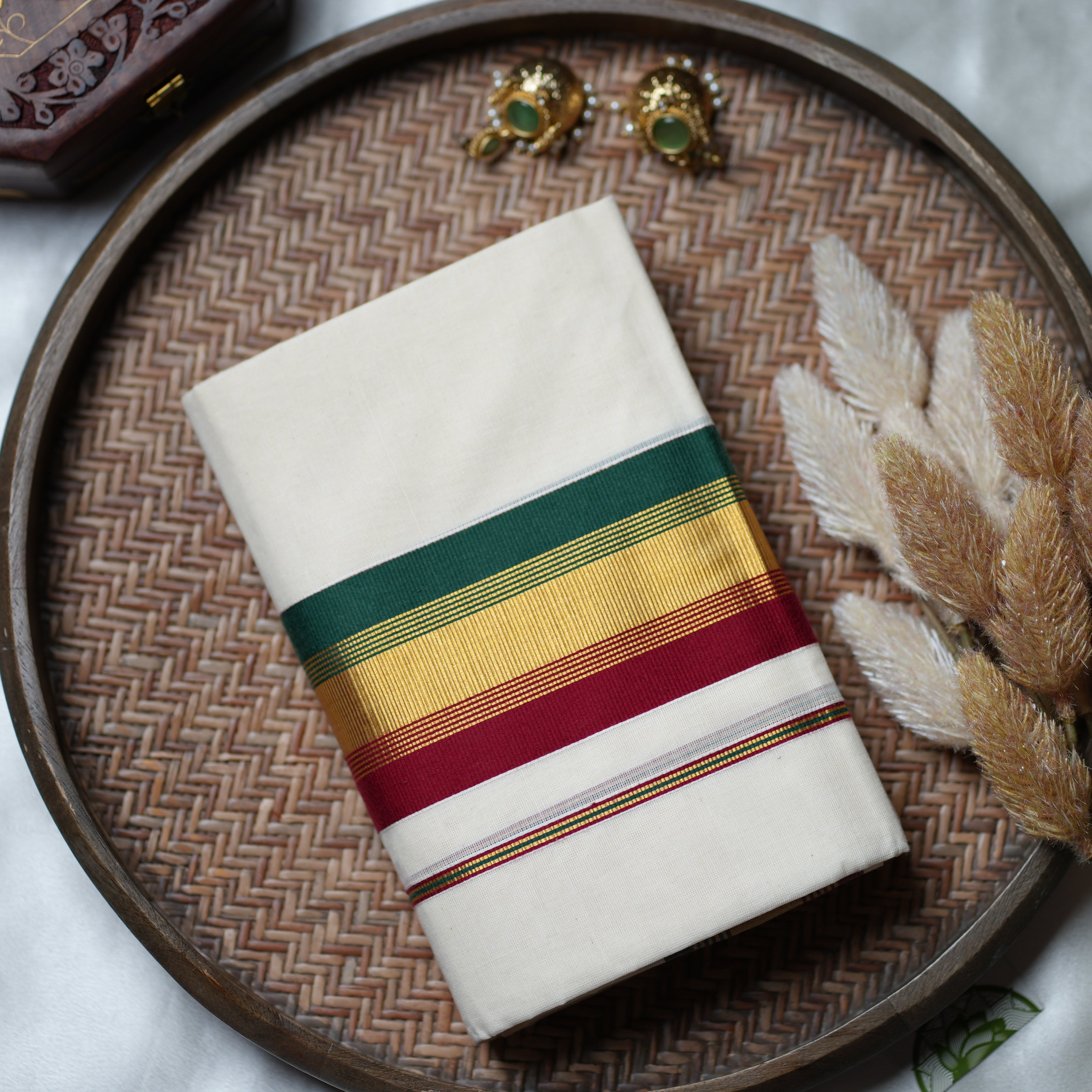 🌿 Festive Symphony: The Tri-Color Heritage Kerala Set Mundu 🌿