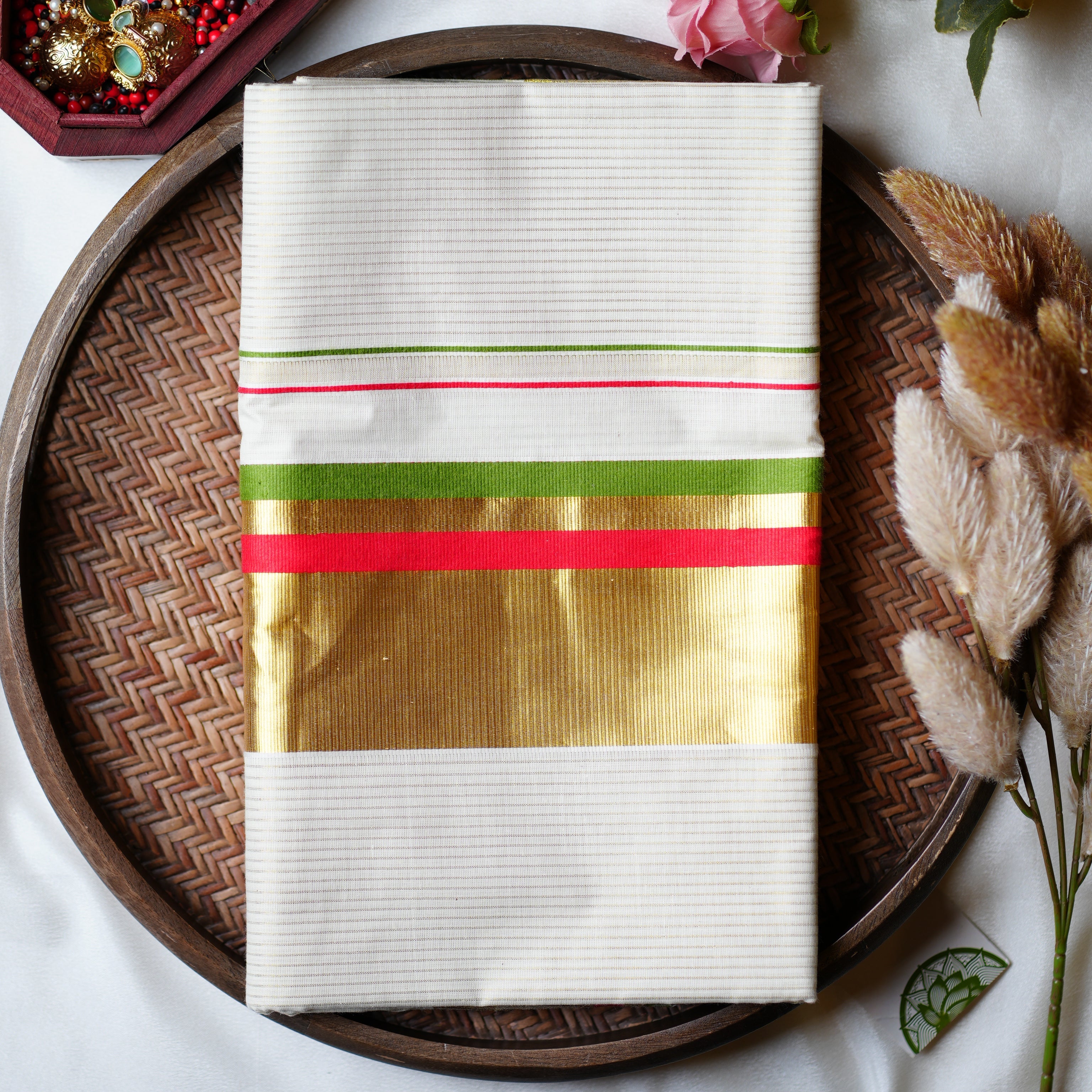 🌿 Festive Harmony: The Premium Pure Cotton Tri-Stripe Kerala Saree 🌿