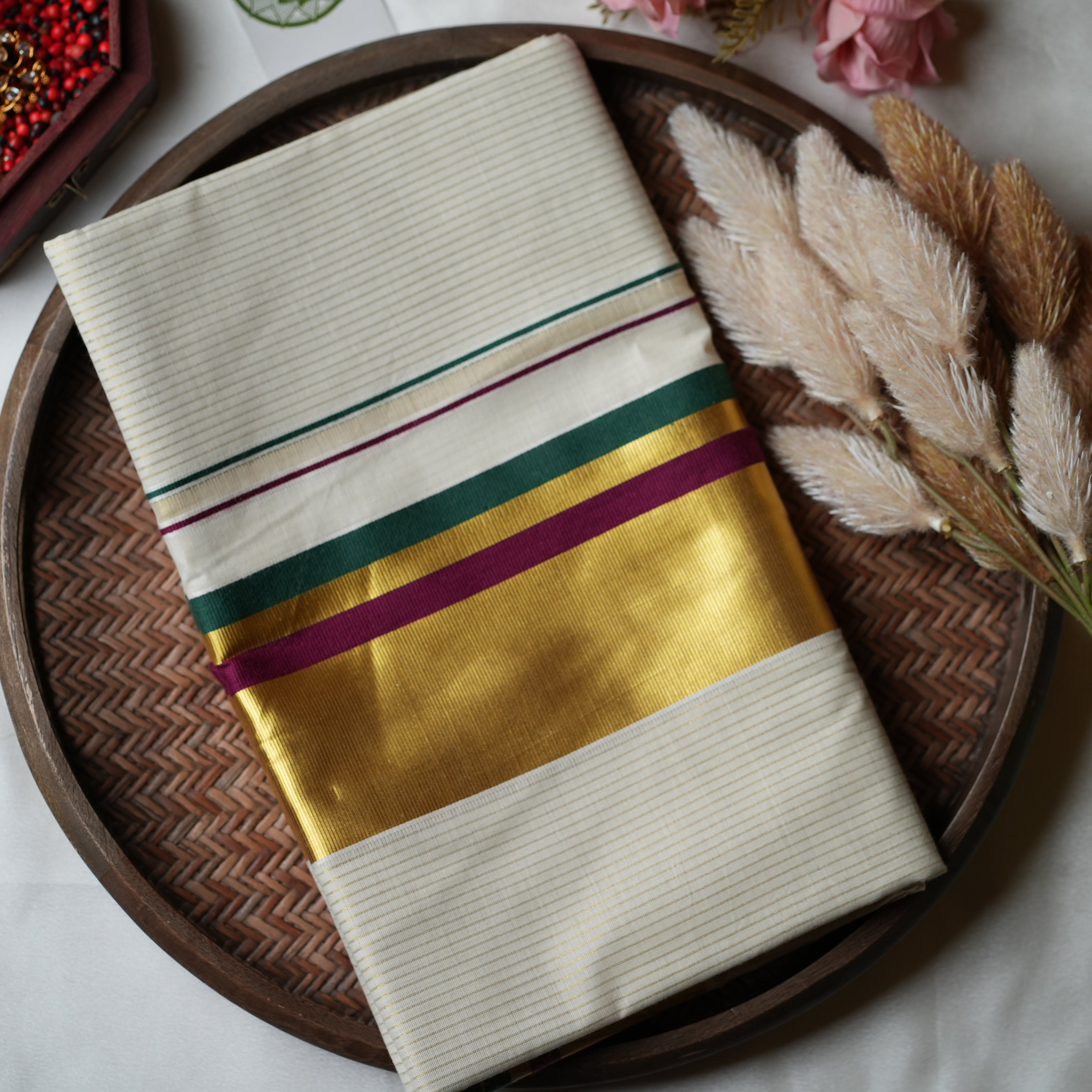 🌲 Regal Wine & Bottle Green: The Premium Pure Cotton Tri-Stripe Kerala Saree 🌲