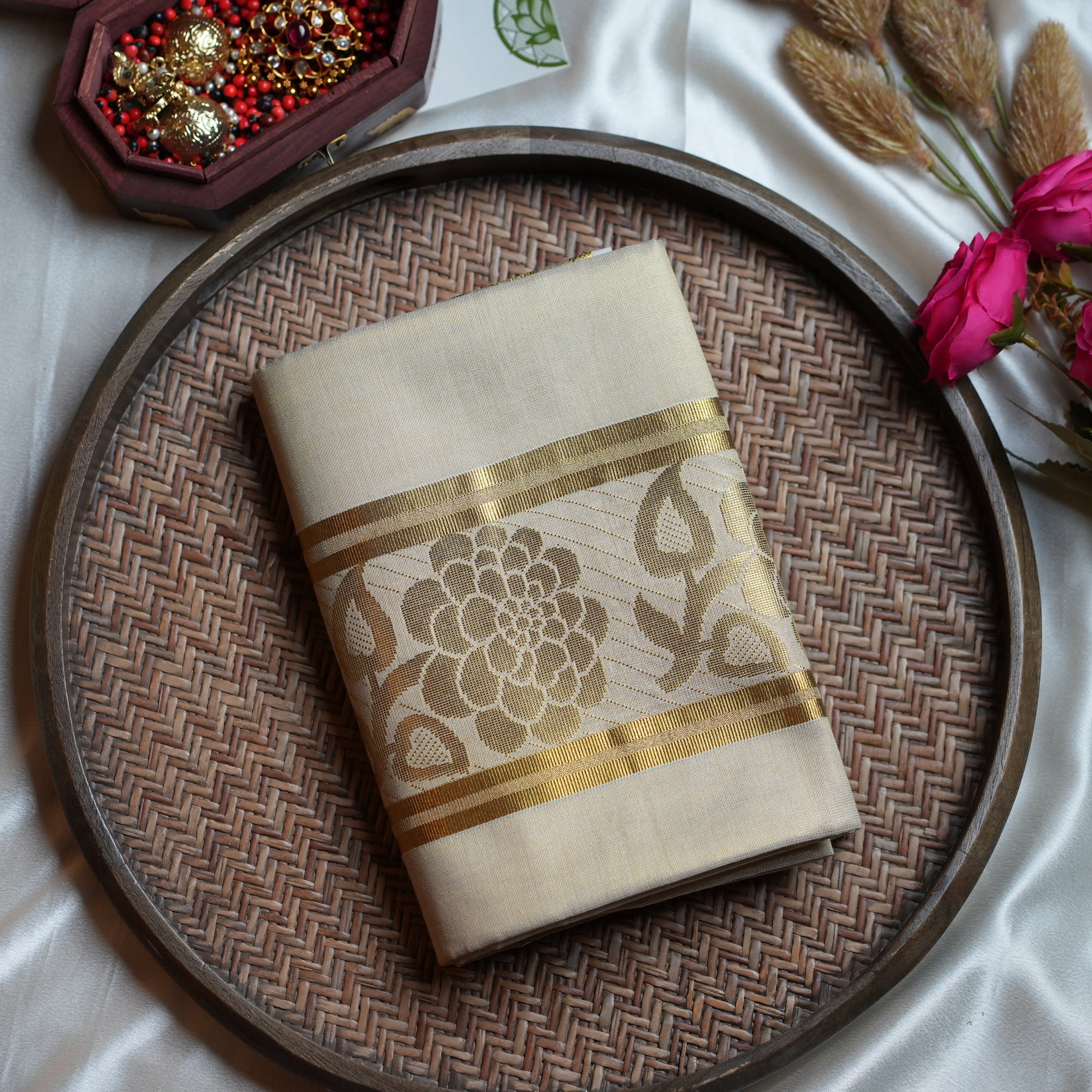 🌸 Royal Flora & Heritage Brocade: The Premium Tissue Kerala Set Mundu 🌸