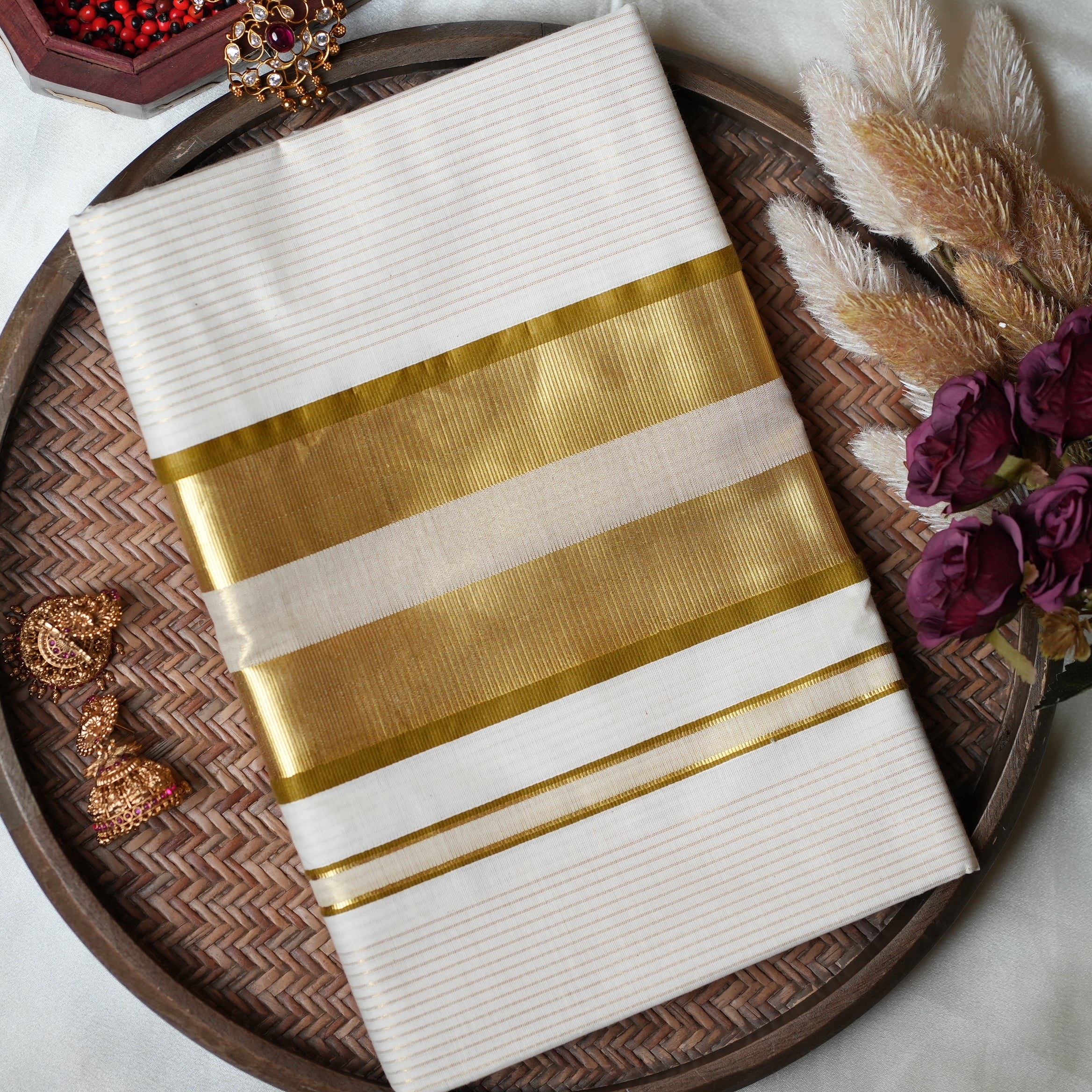 🌟 Dual Golden Kasavu Bands & Shimmering Pinstripes: Premium Cotton Kerala Saree ✨