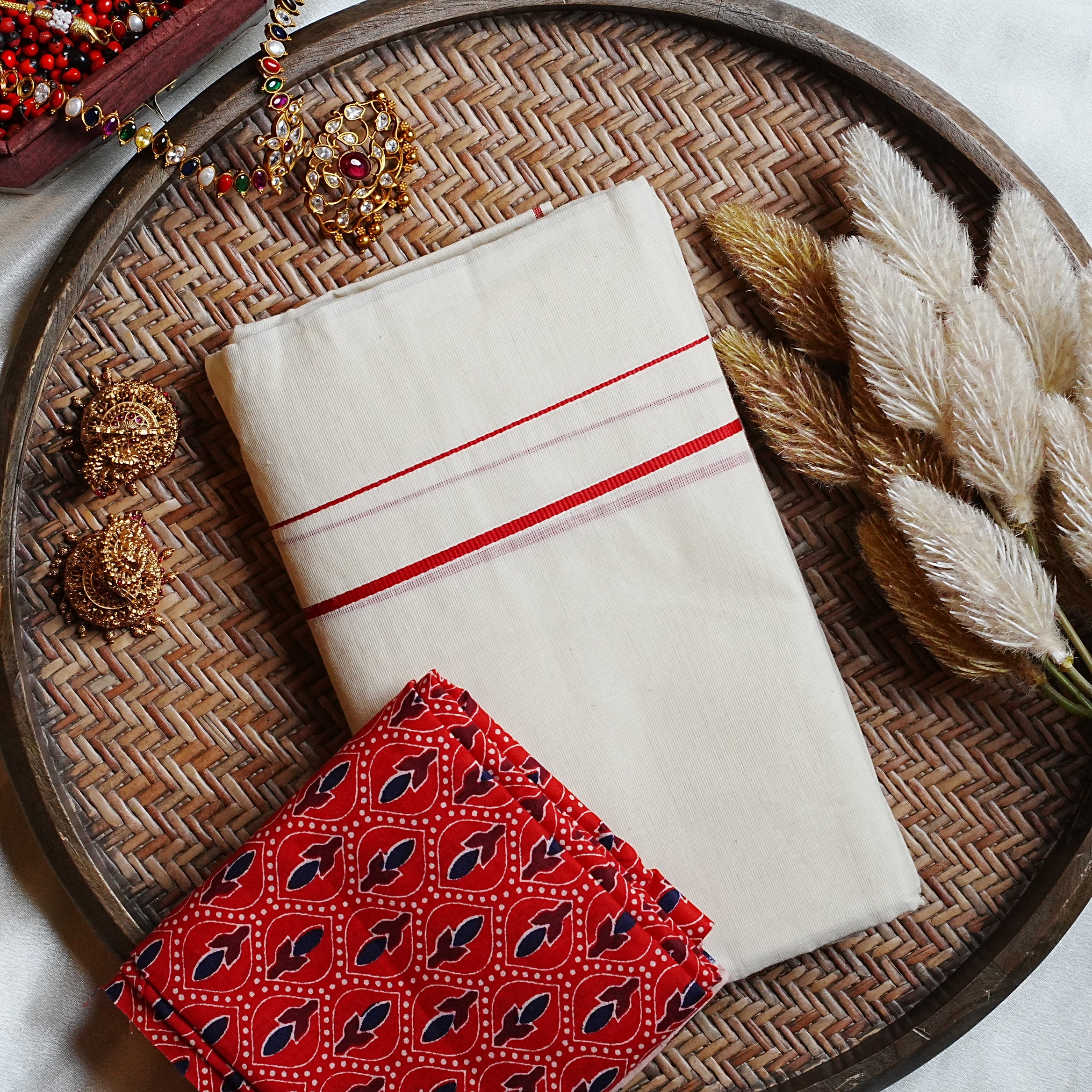 🌿 Classic Red Eerkilikkara Cotton Kerala Set Mundu & Printed Accent Blouse Piece ✨