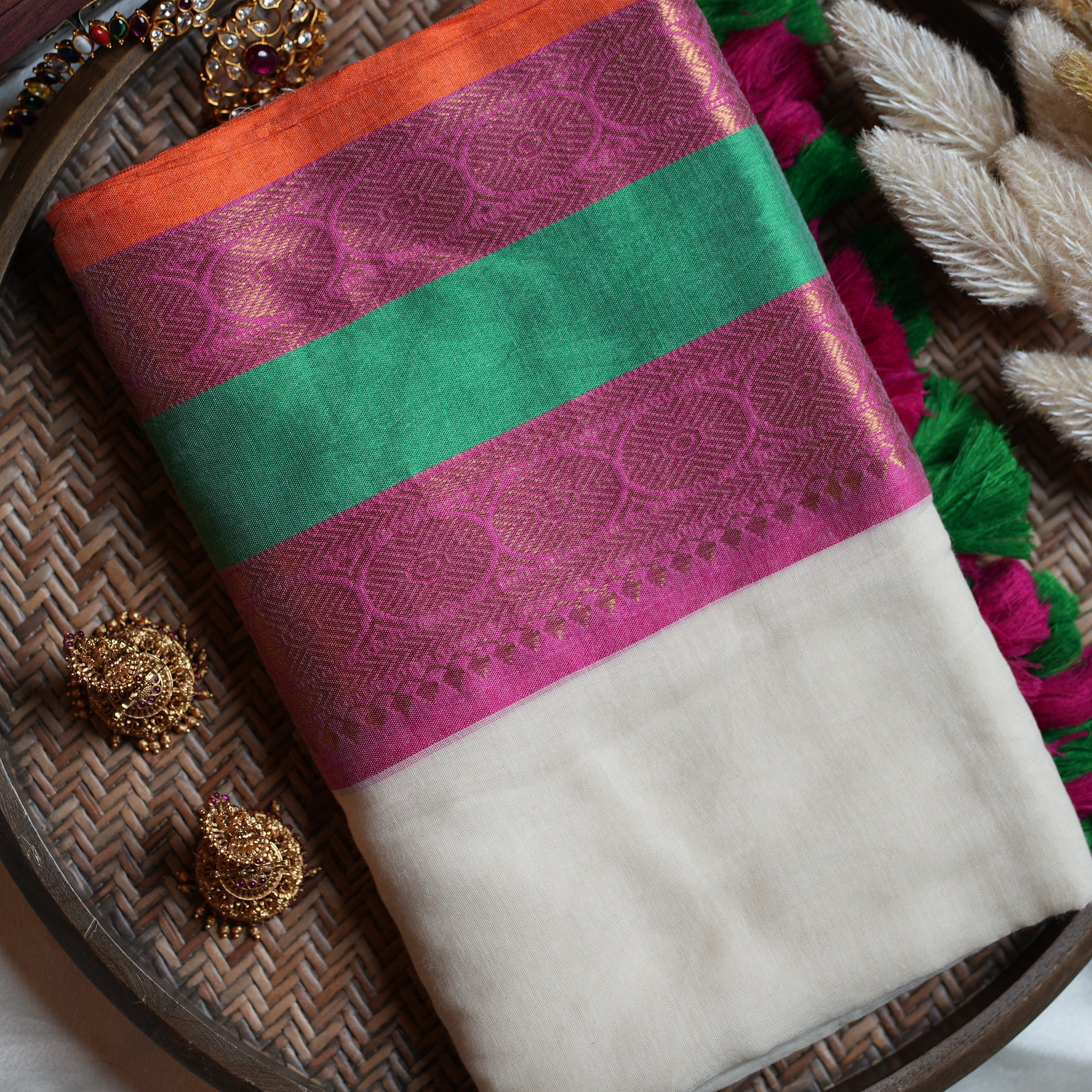๐ธ Soft Mul Cotton Saree with Magenta, Emerald Green & Orange Border ๐