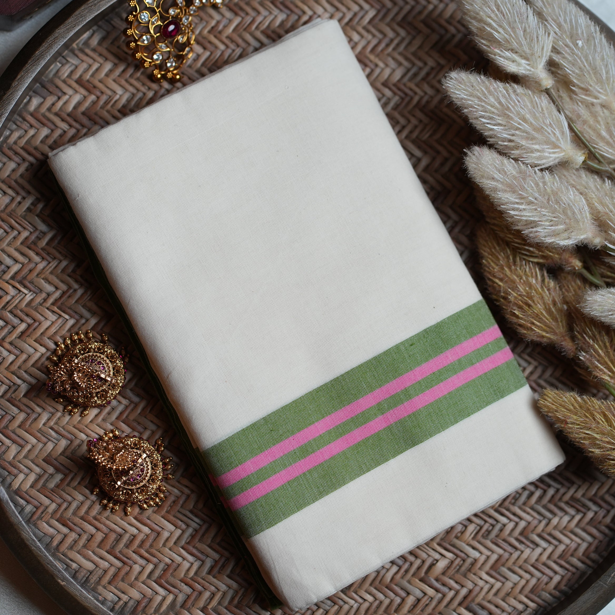 ๐ฟ Off-White Kerala Cotton Mulloth Single Set Mundu with Olive Green & Bright Pink Striped Borders โจ๐พ