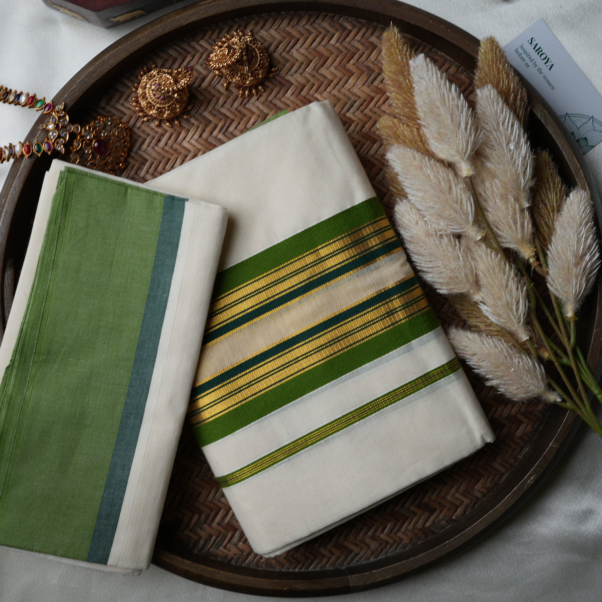 🌿 Off-White & Leaf Green Premium Handloom Replica Pure Cotton Set Mundu with Unstitched Blouse Piece by Saroya ✨🥻🍃 - SAROYA