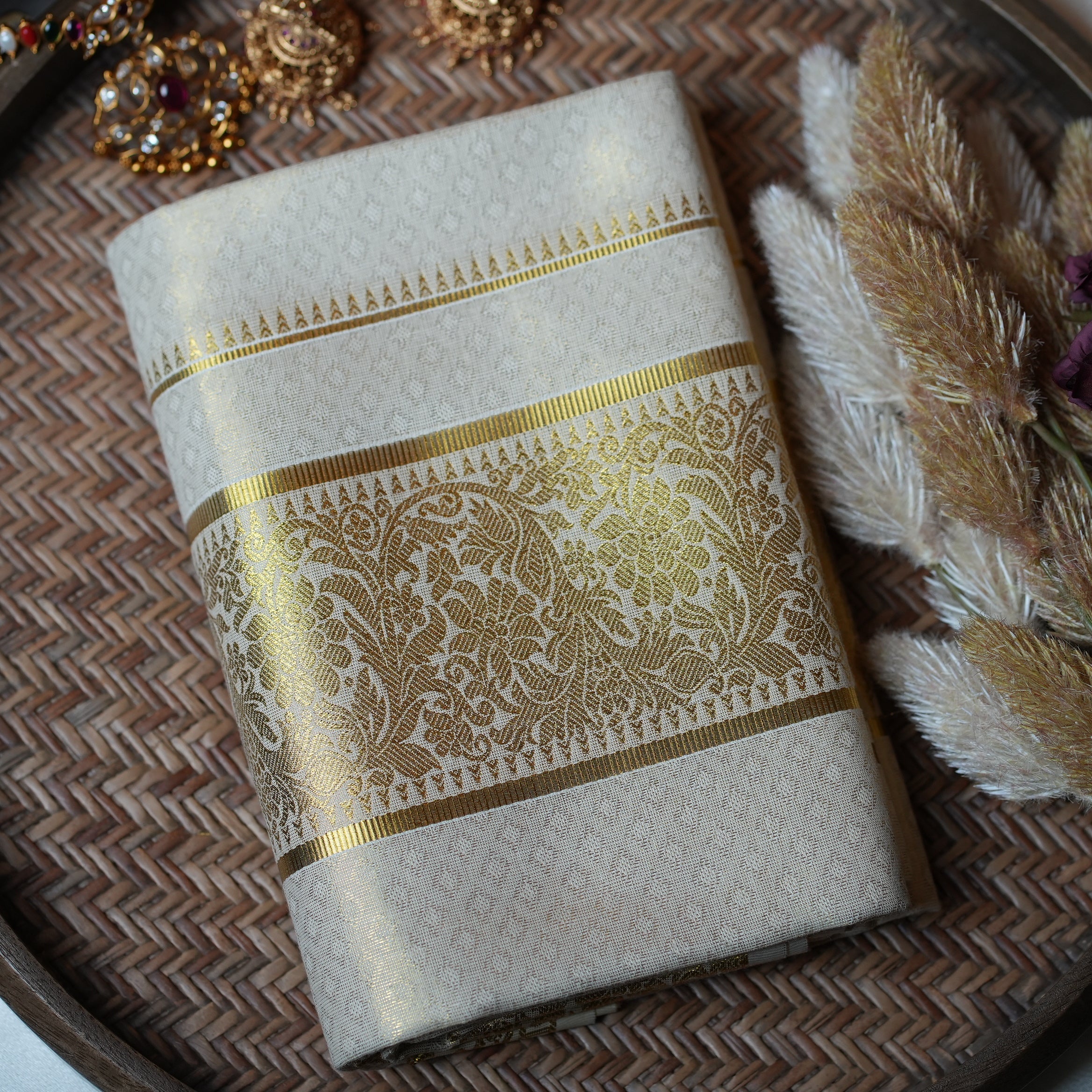 🌿 Ornate Floral Zari Jacquard: Premium Cotton Single Set Mundu ✨ - SAROYA