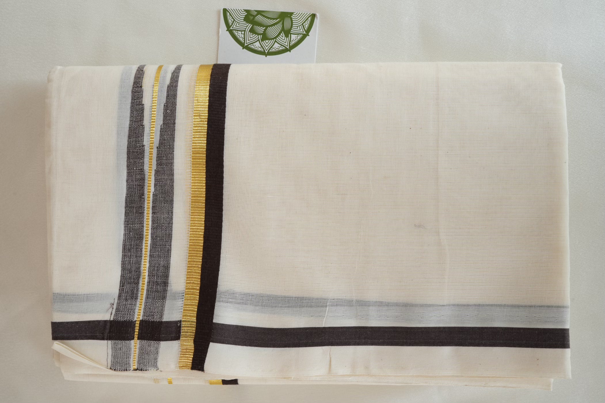 Premium Puliyilakkara Chutti Kerala Single Set Mundu with Black & Gold Accents
