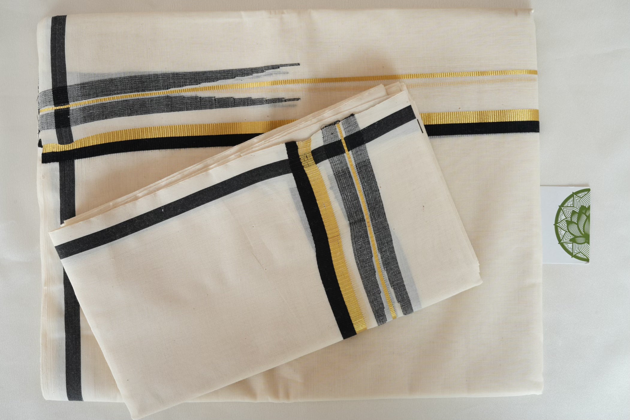 Premium Puliyilakkara Chutti Kerala Single Set Mundu with Black & Gold Accents