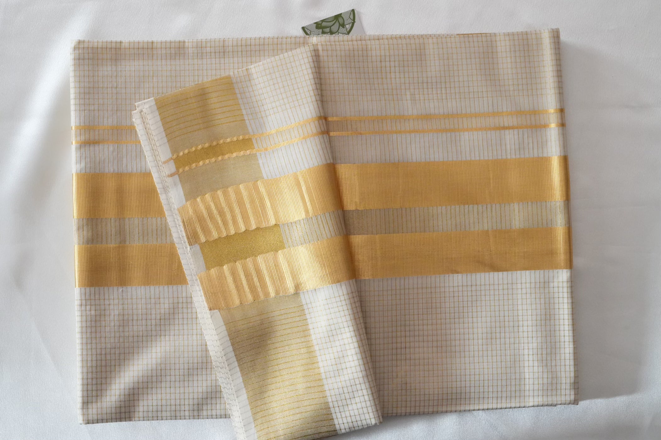 Traditional Gold & Vibrant Accent Handloom Replica Kerala Saree
