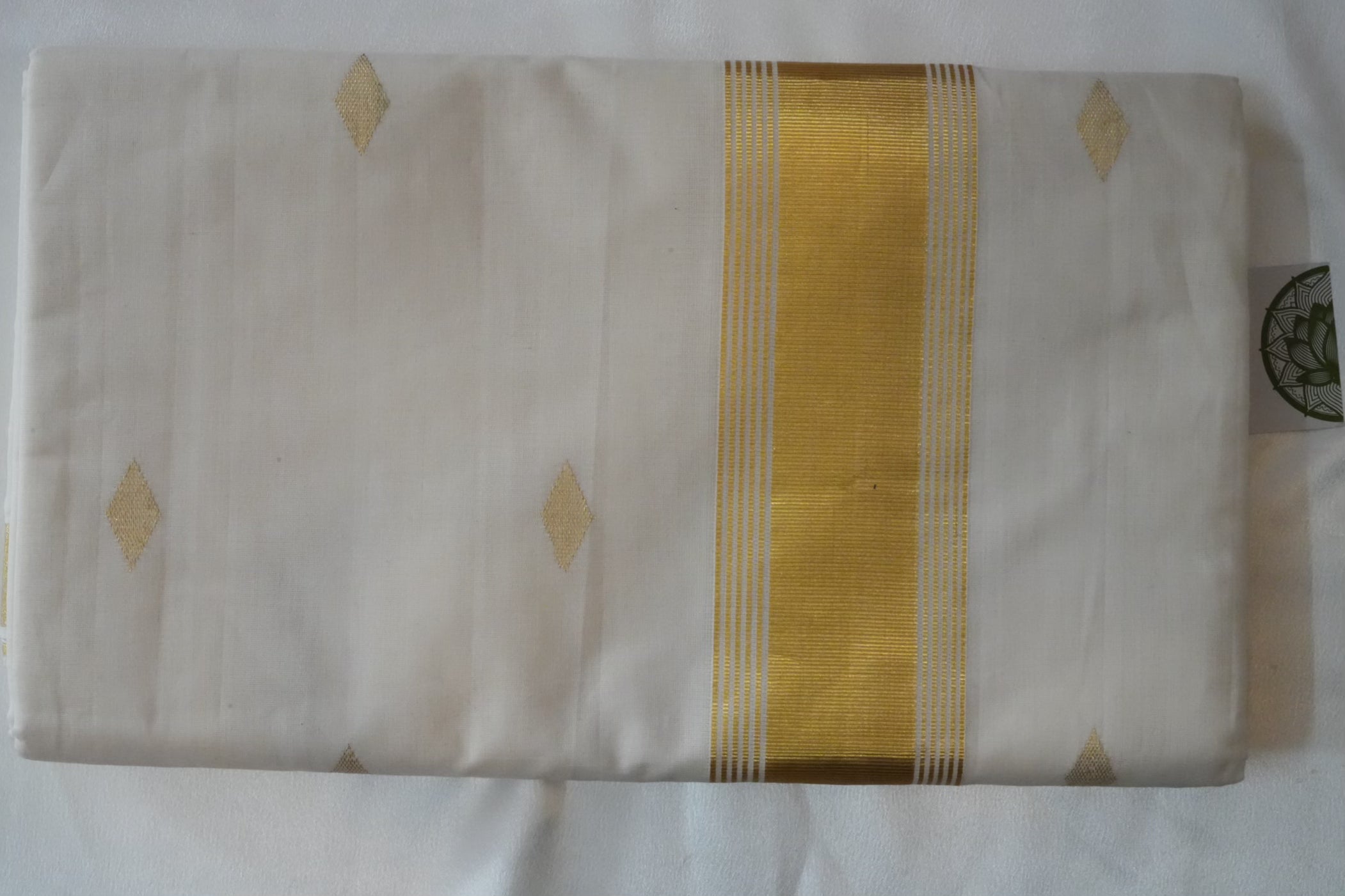 Pure Cotton Balaramapuram Unakapavu Handloom Classic Gold Kasavu Kerala Saree with Diamond Buttas