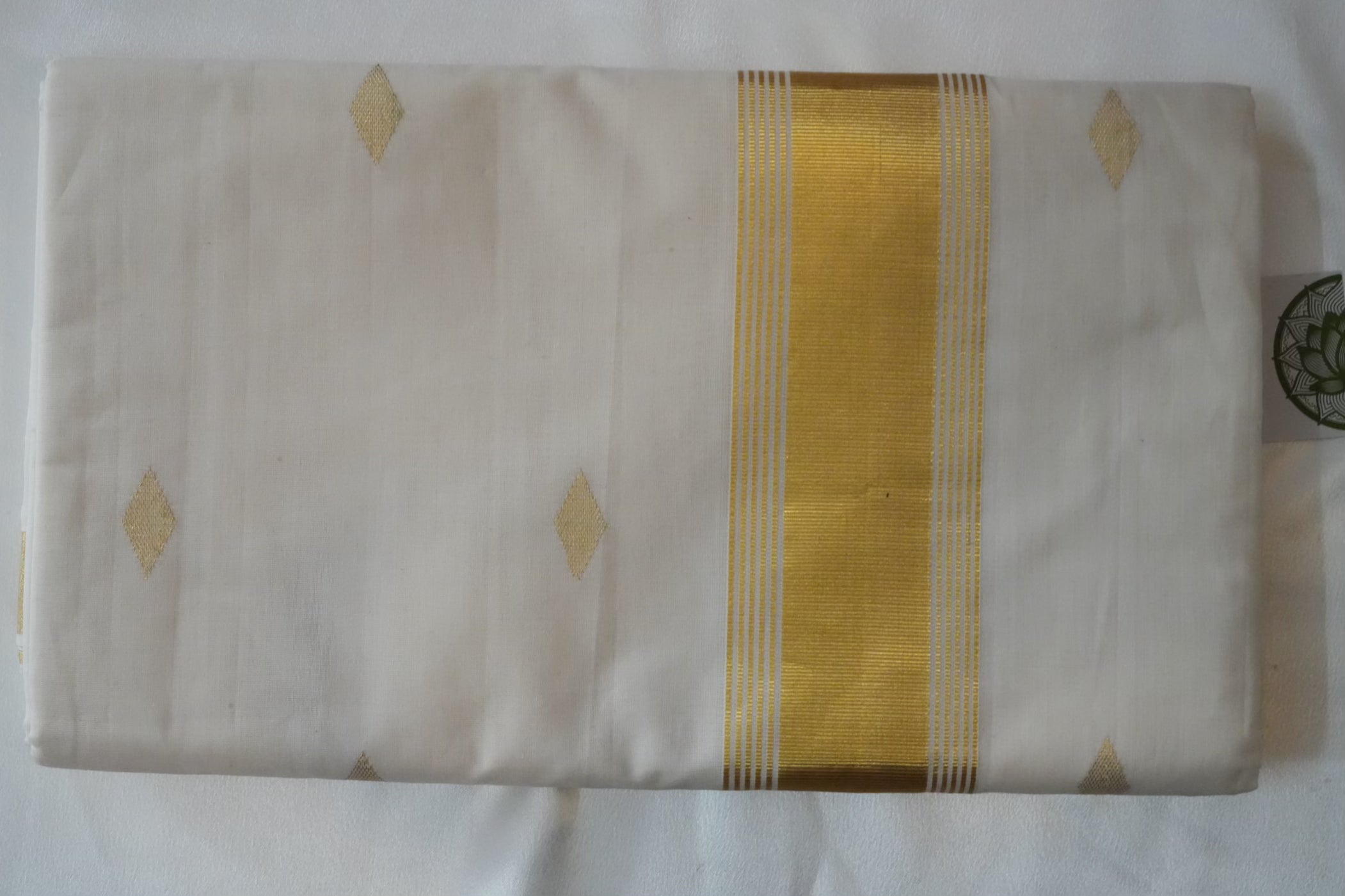 Pure Cotton Balaramapuram Unakapavu Handloom Classic Gold Kasavu Kerala Saree with Diamond Buttas