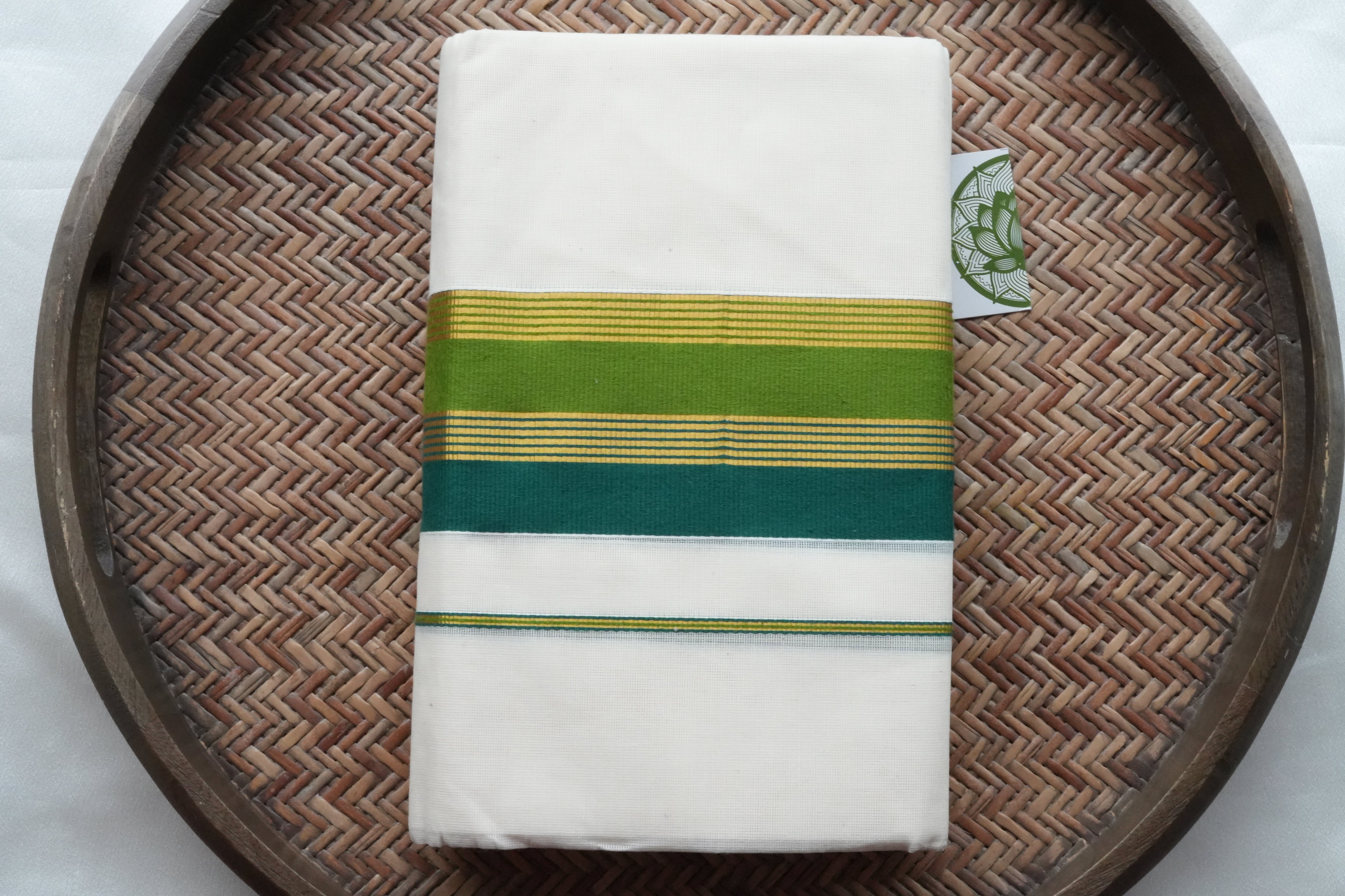 Nature-Inspired Green & Gold Handloom Replica Kerala Single Set Mundu