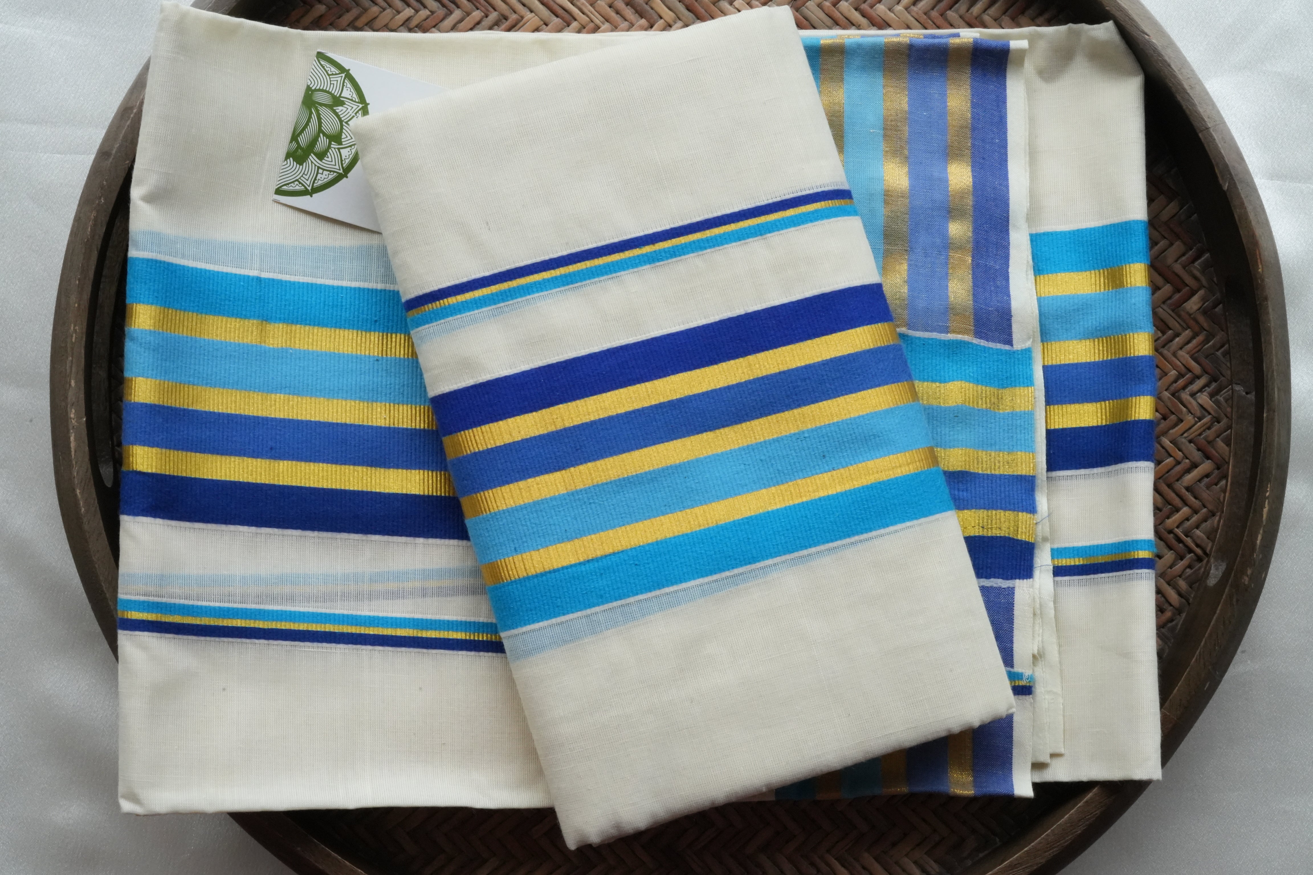 Vibrant Azure & Gold Premium Handloom Kerala Single Set Mundu