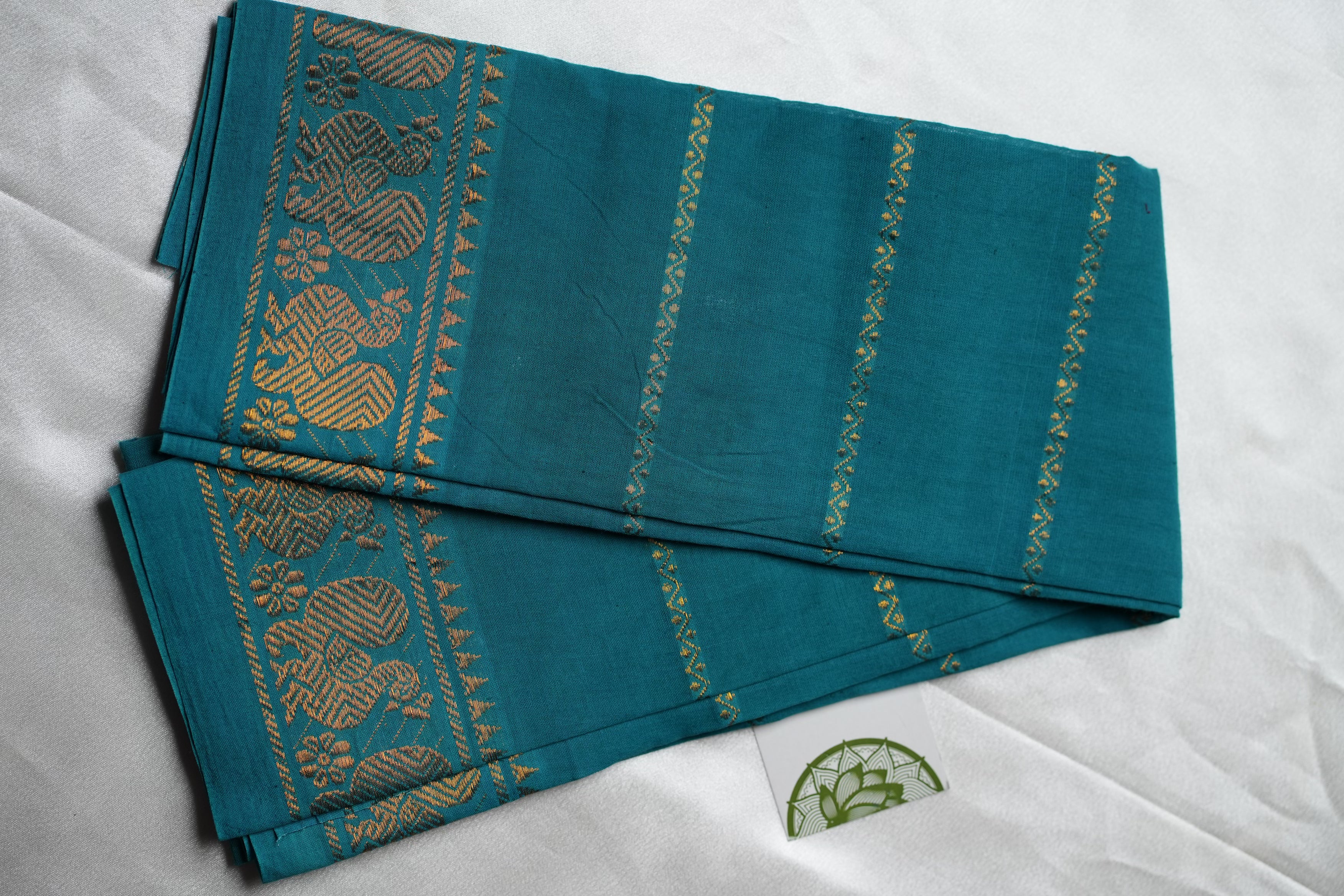Majestic Pale Gold Tissue Kerala Single Set Mundu with Broad Kasavu Borders (With Matching Blouse)