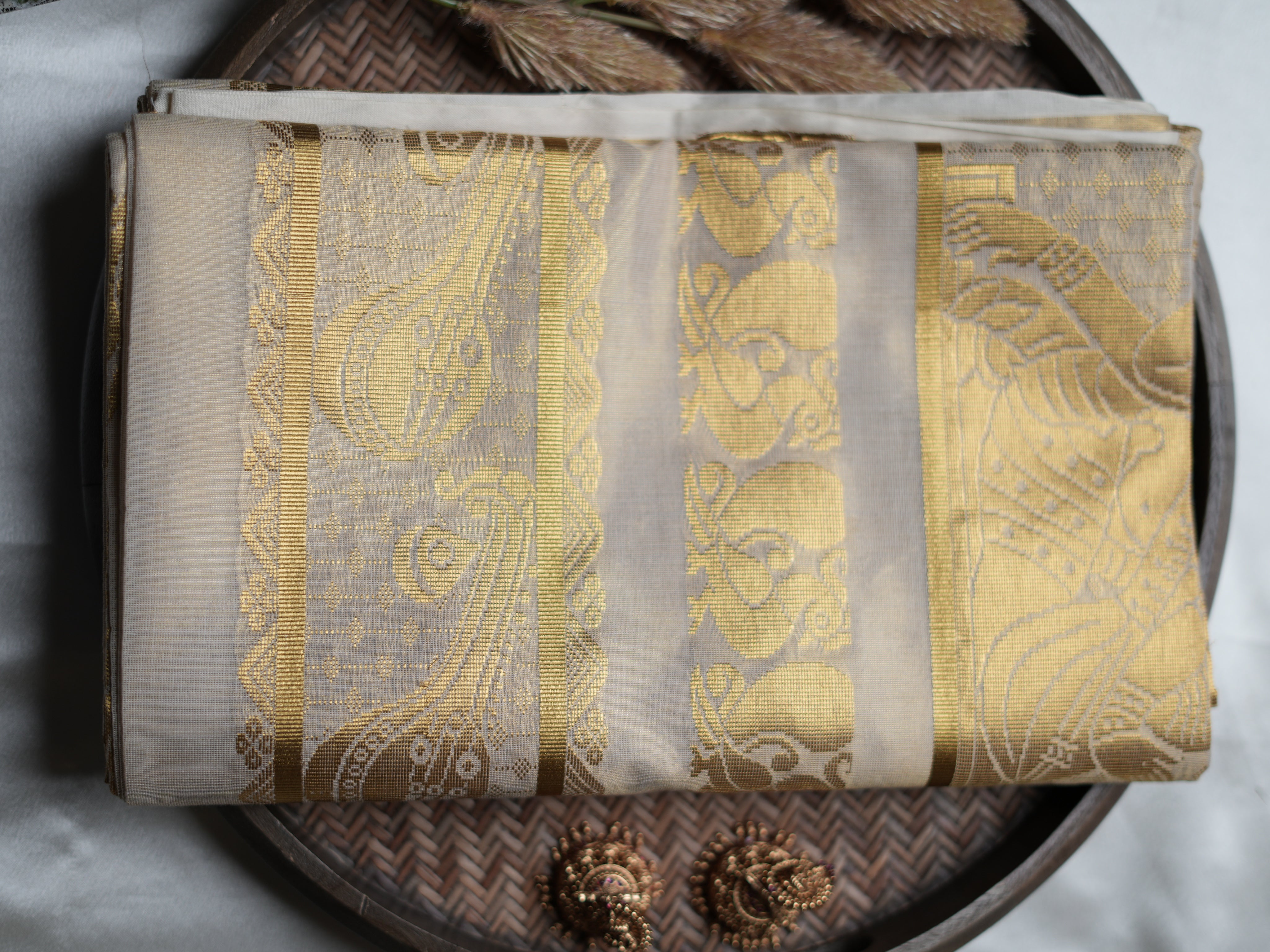 Pure Tissue Kerala Saree — Goddess Saraswathi Brocade & Peacock Pallu Edition ✨