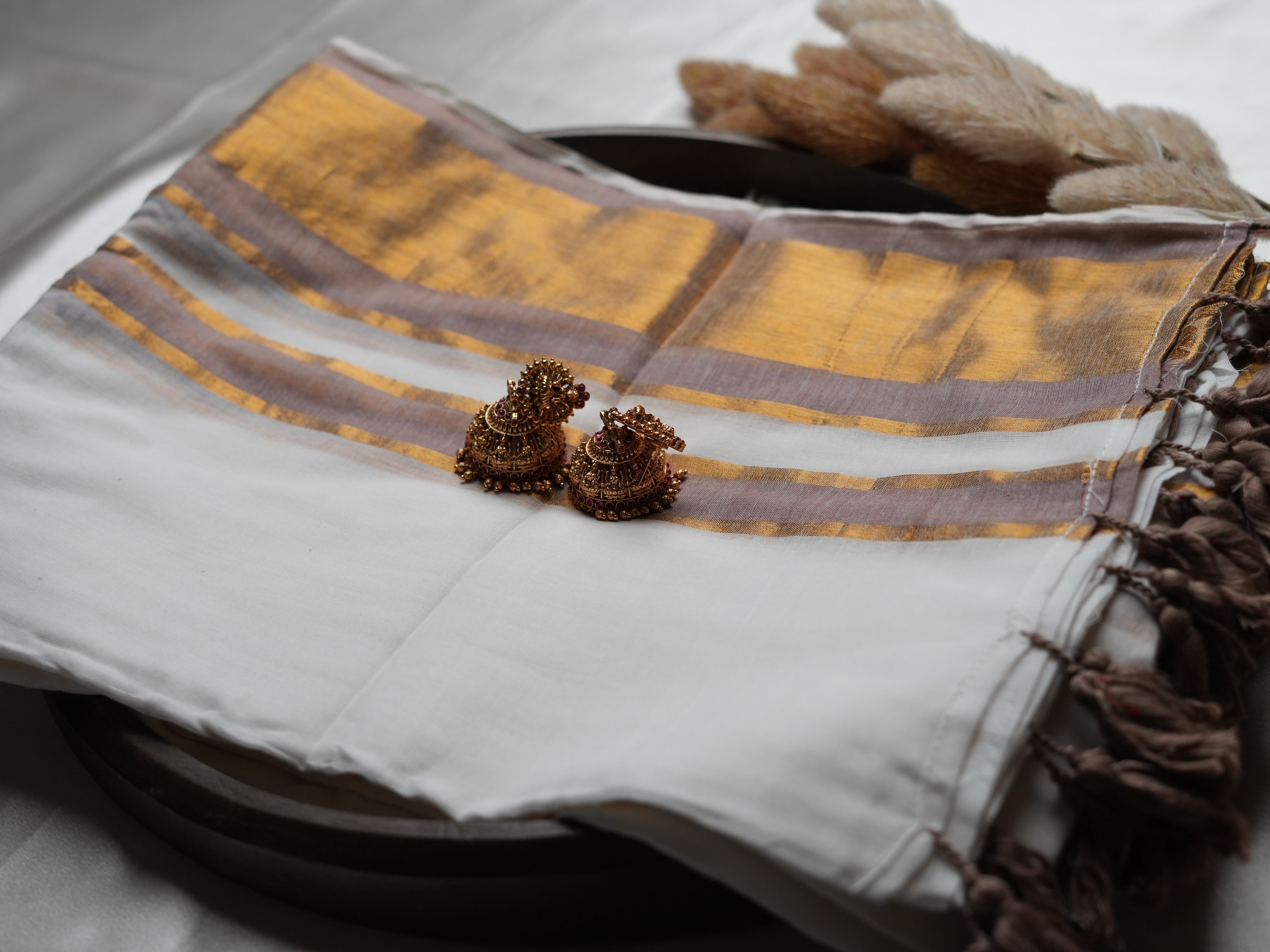 Ash Grey & Gold Zari Accent Mulcotton Saree 🟤