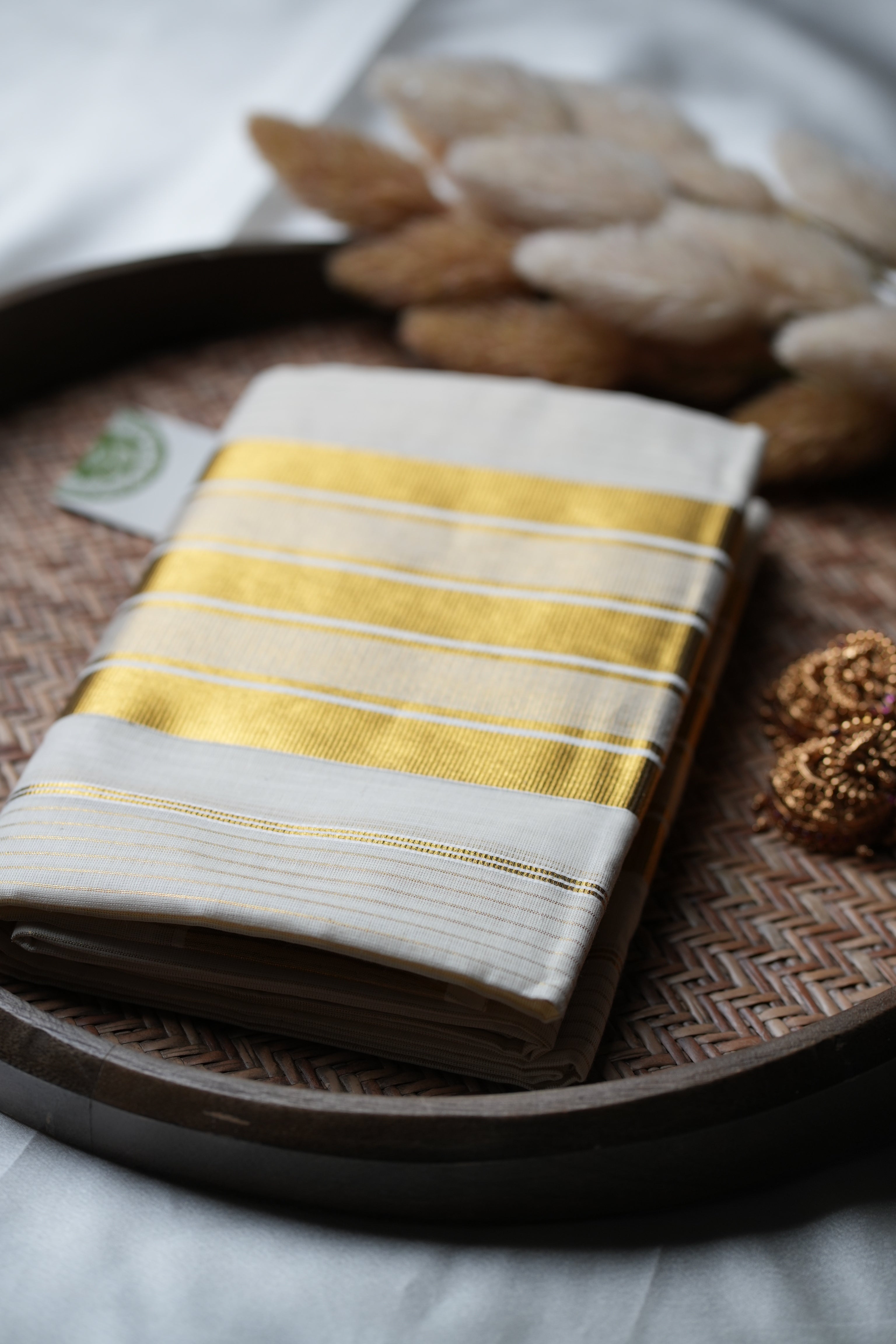 Golden Radiance: Premium Kerala Set Mundu with All-Over Zari Lines