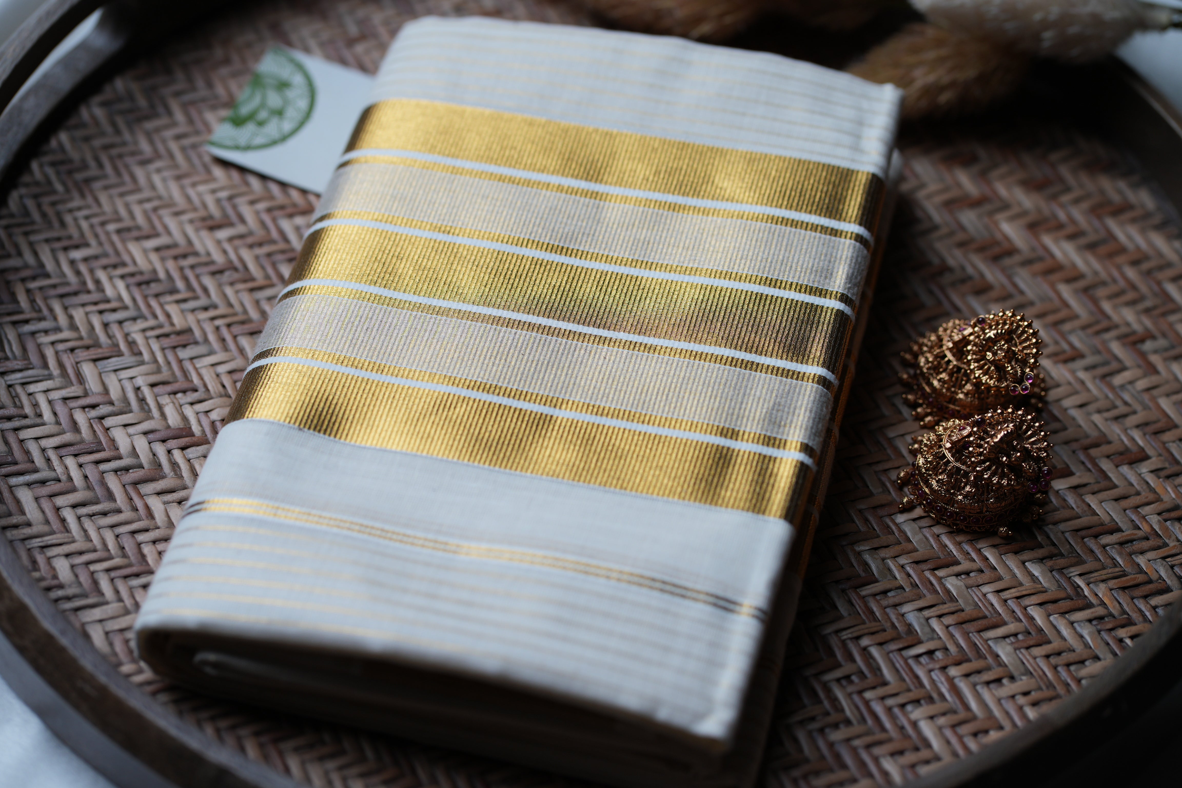 Golden Radiance: Premium Kerala Set Mundu with All-Over Zari Lines