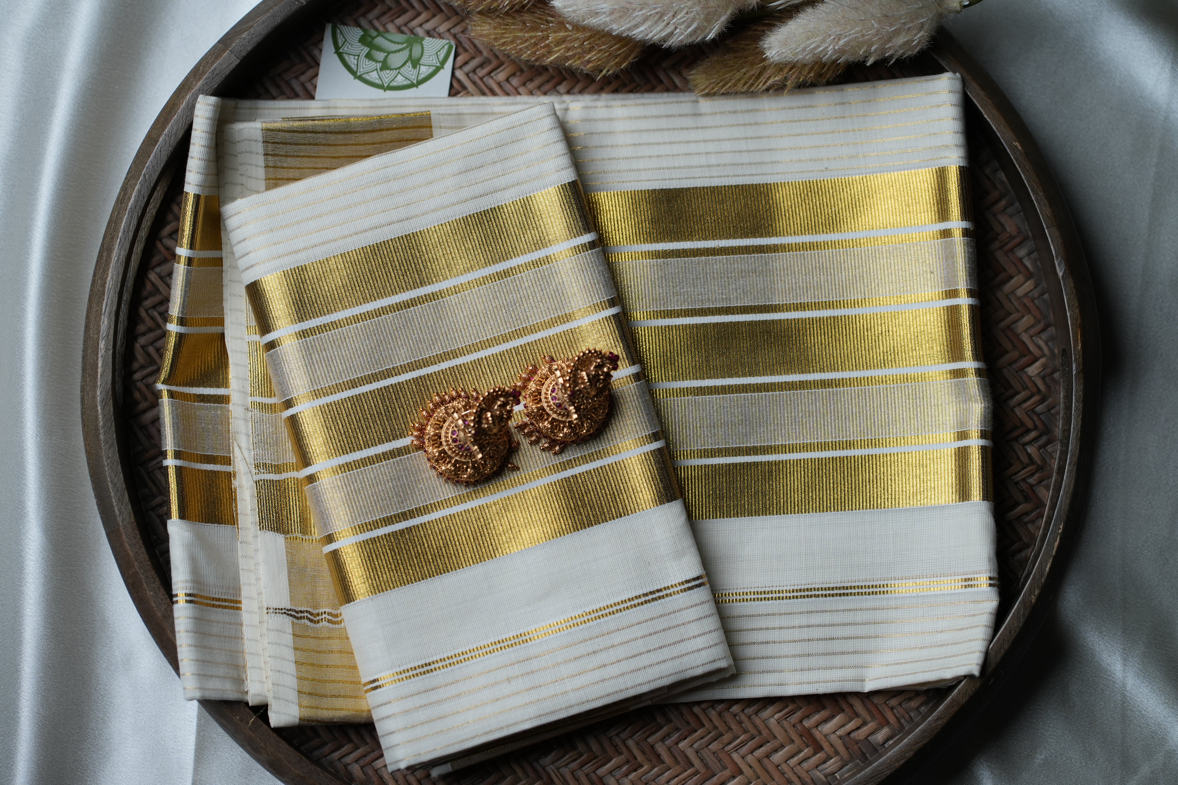 Golden Radiance: Premium Kerala Set Mundu with All-Over Zari Lines