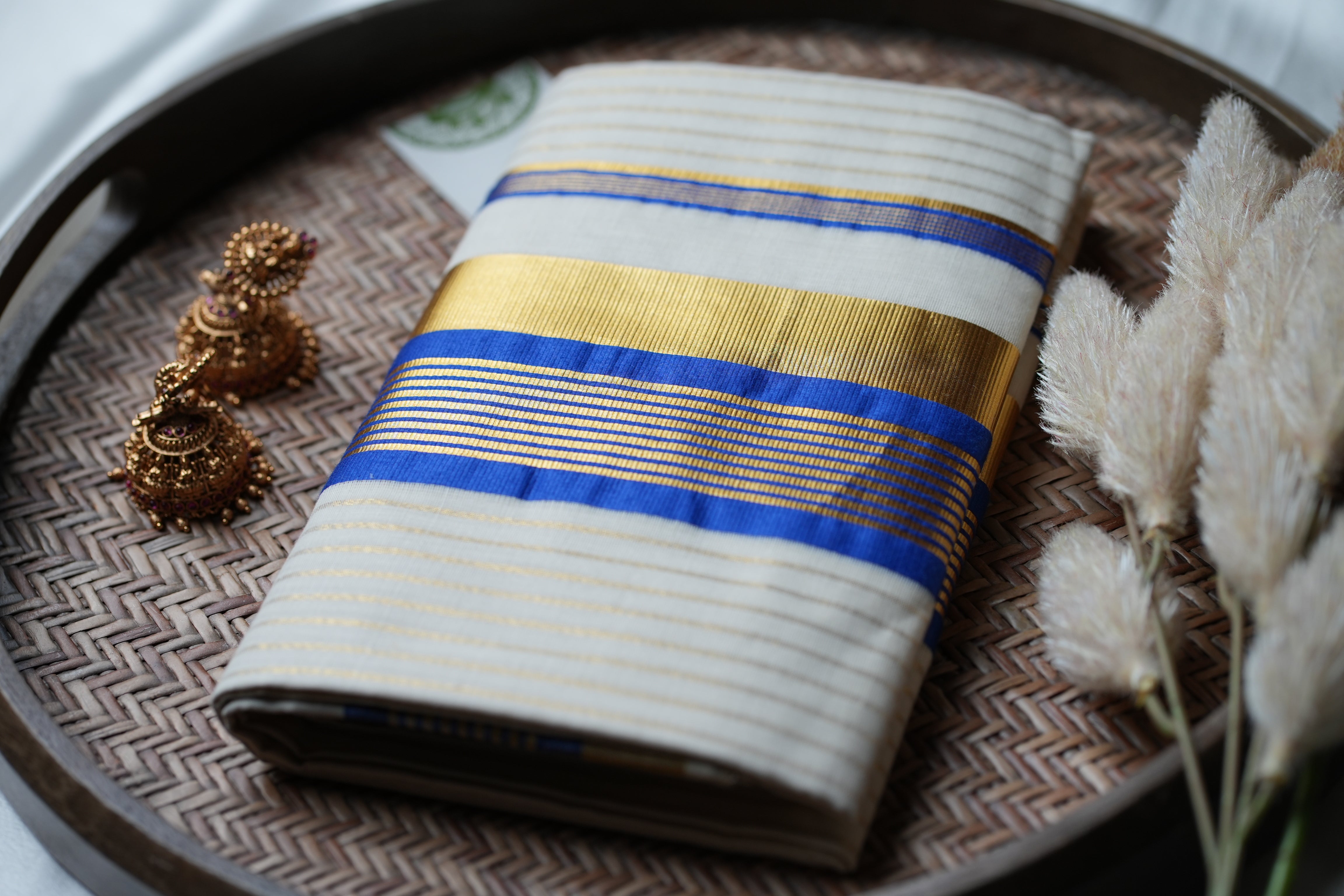 Royal Azure: Premium Kerala Set Mundu with Gold Lines and Royal Blue Accents