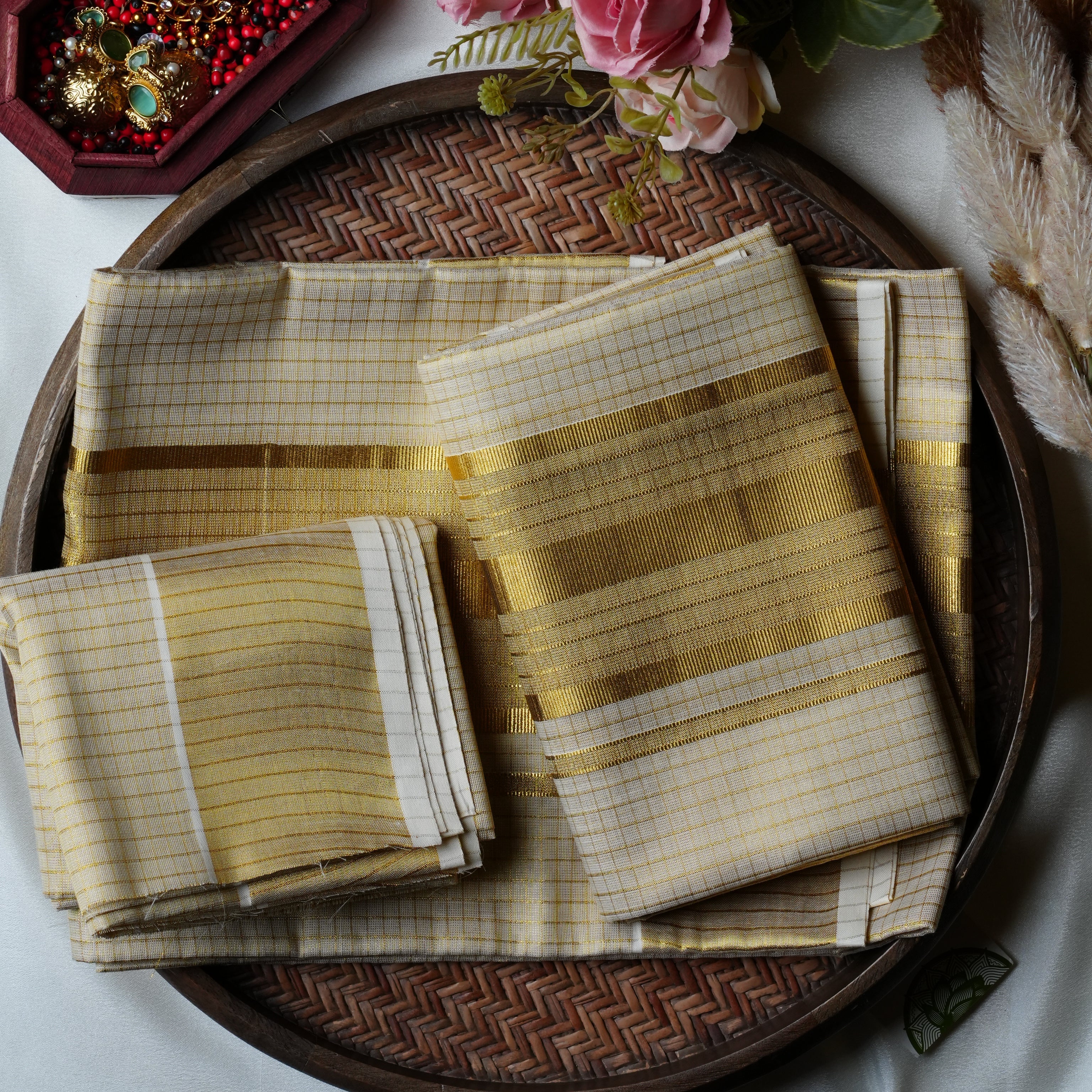 ✨ Golden Opulence: The Premium Tissue Checked Kerala Set Mundu ✨