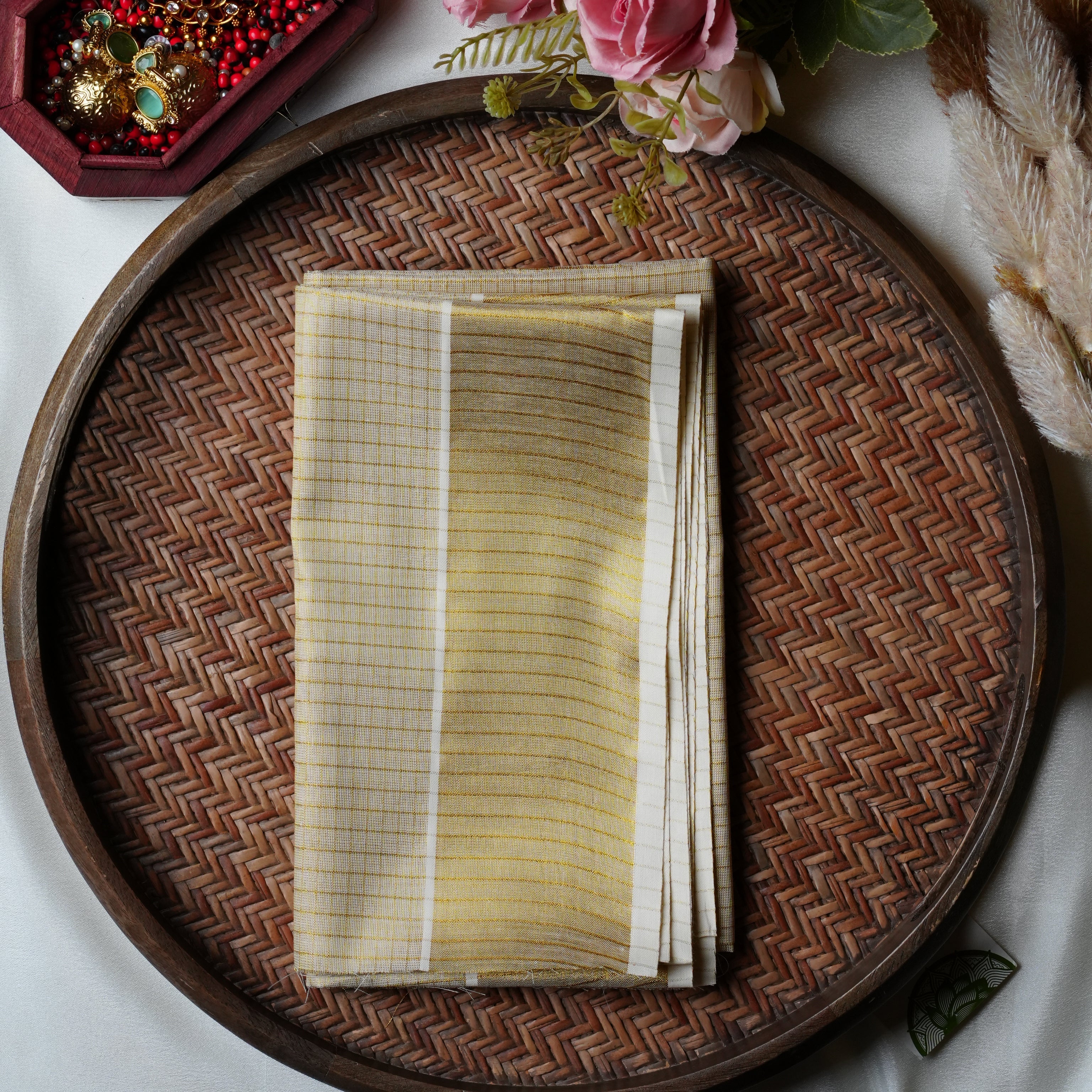 ✨ Golden Opulence: The Premium Tissue Checked Kerala Set Mundu ✨
