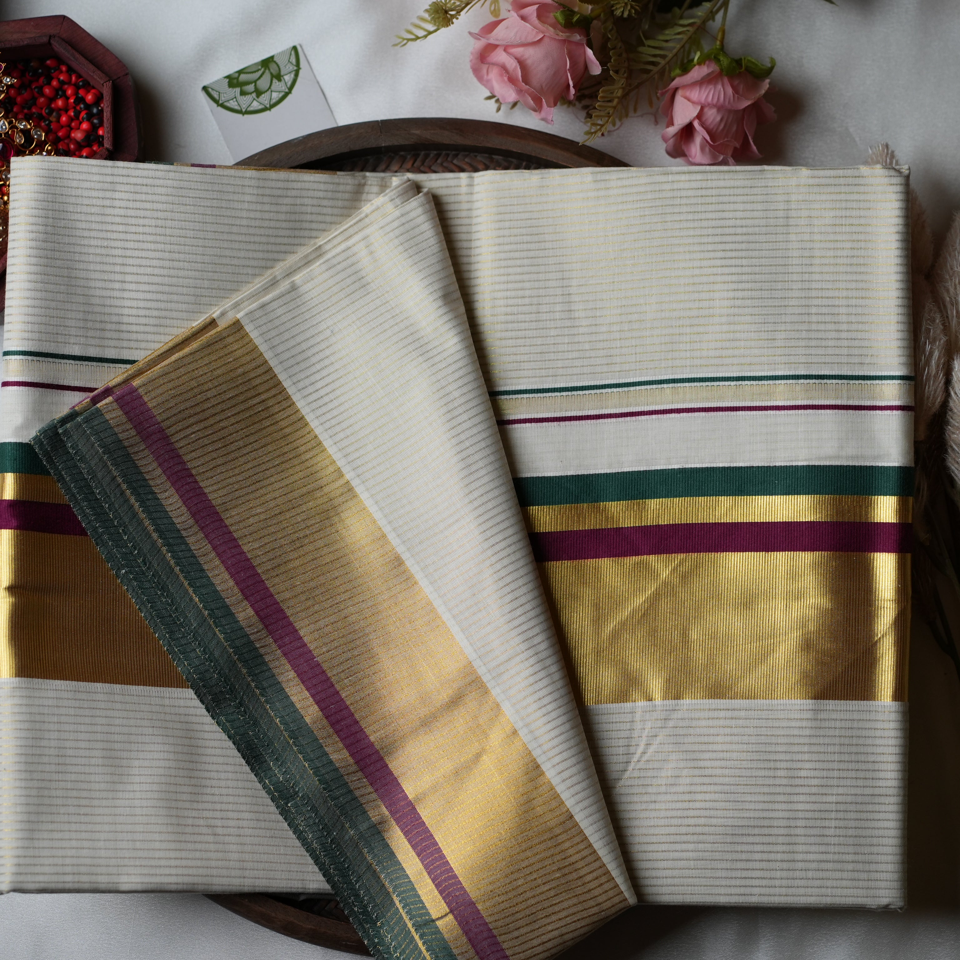 🌲 Regal Wine & Bottle Green: The Premium Pure Cotton Tri-Stripe Kerala Saree 🌲