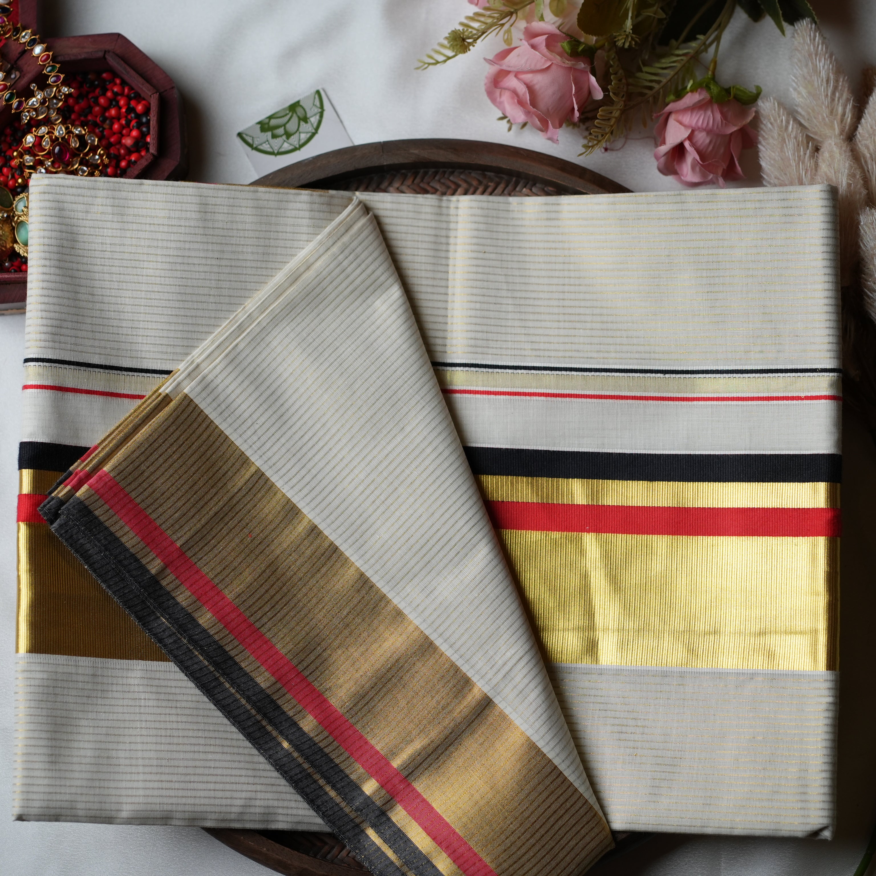 Festive Horizon: The Premium Pure Cotton Tri-Stripe Kerala Saree 🏮
