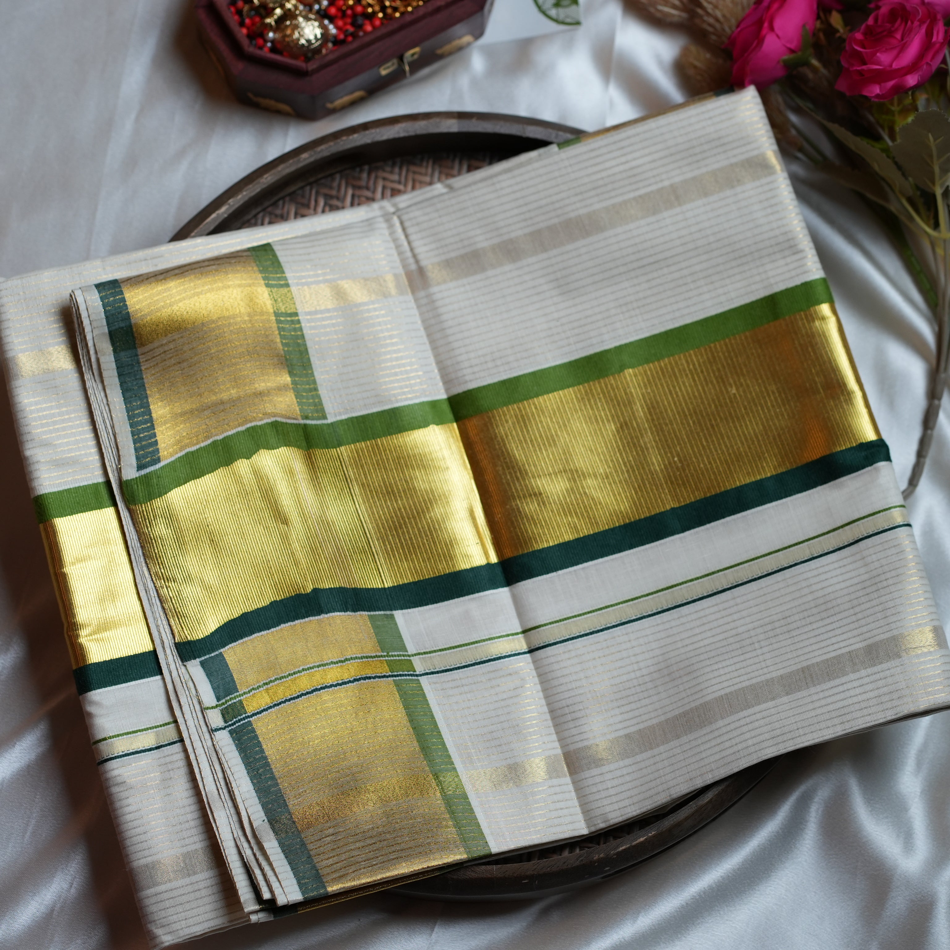 🌿 Verdant Elegance: The Premium Pure Cotton Emerald & Gold Kerala Saree 🌿