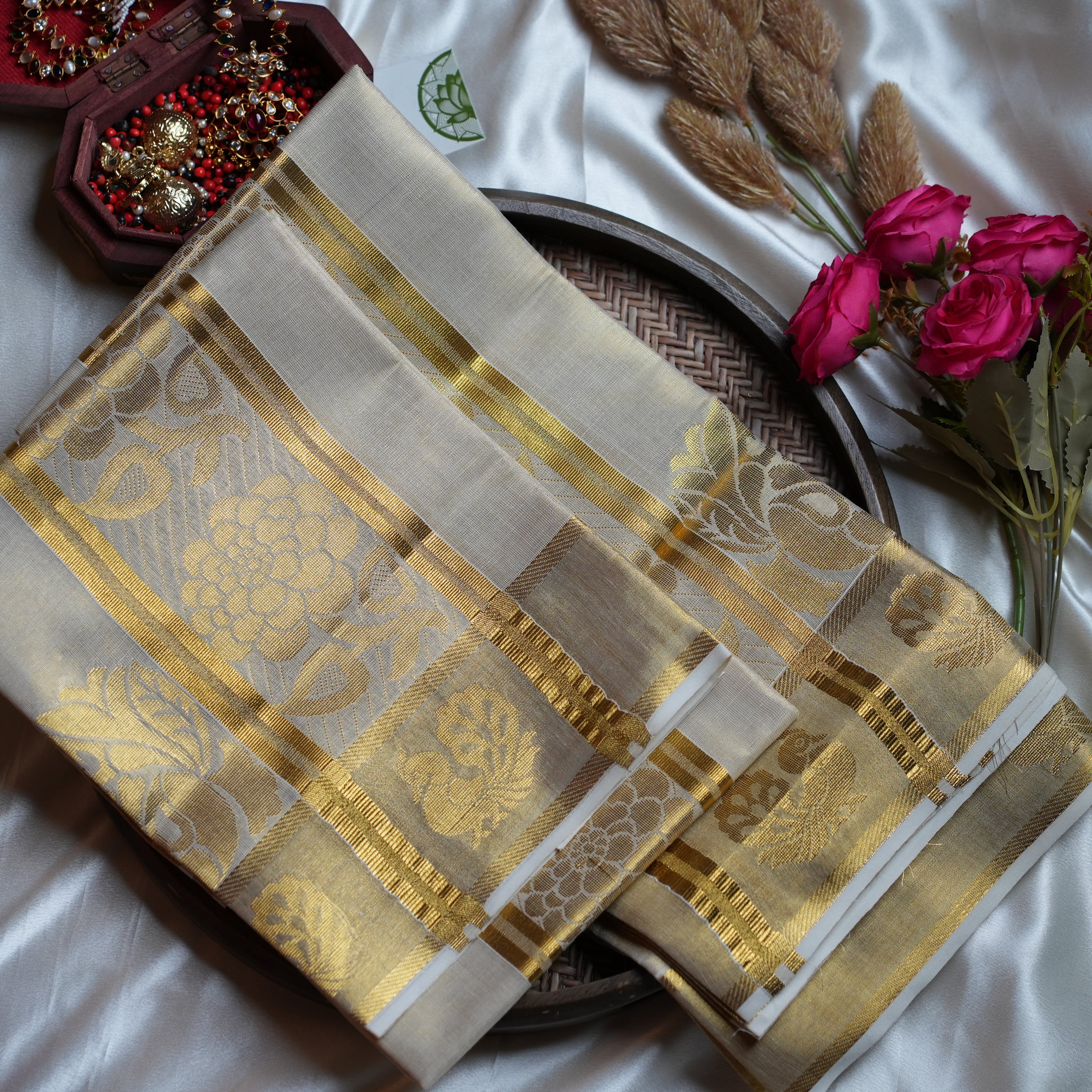 🌸 Royal Flora & Heritage Brocade: The Premium Tissue Kerala Set Mundu 🌸