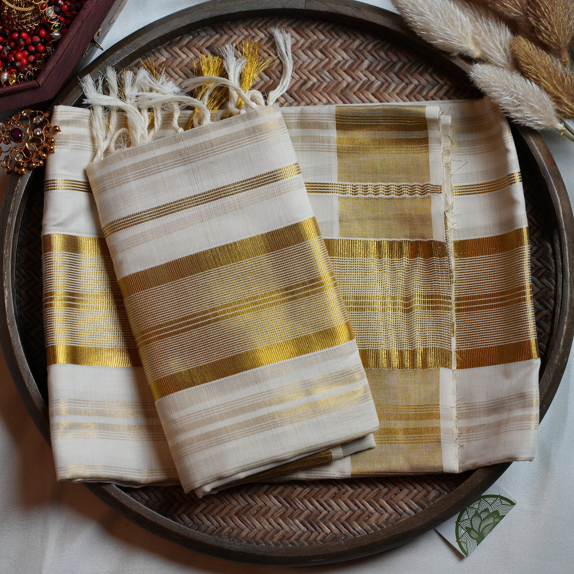 🌟 Pure Gold & Textured Kasavu: The Premium Cotton Kerala Single Set Mundu ✨