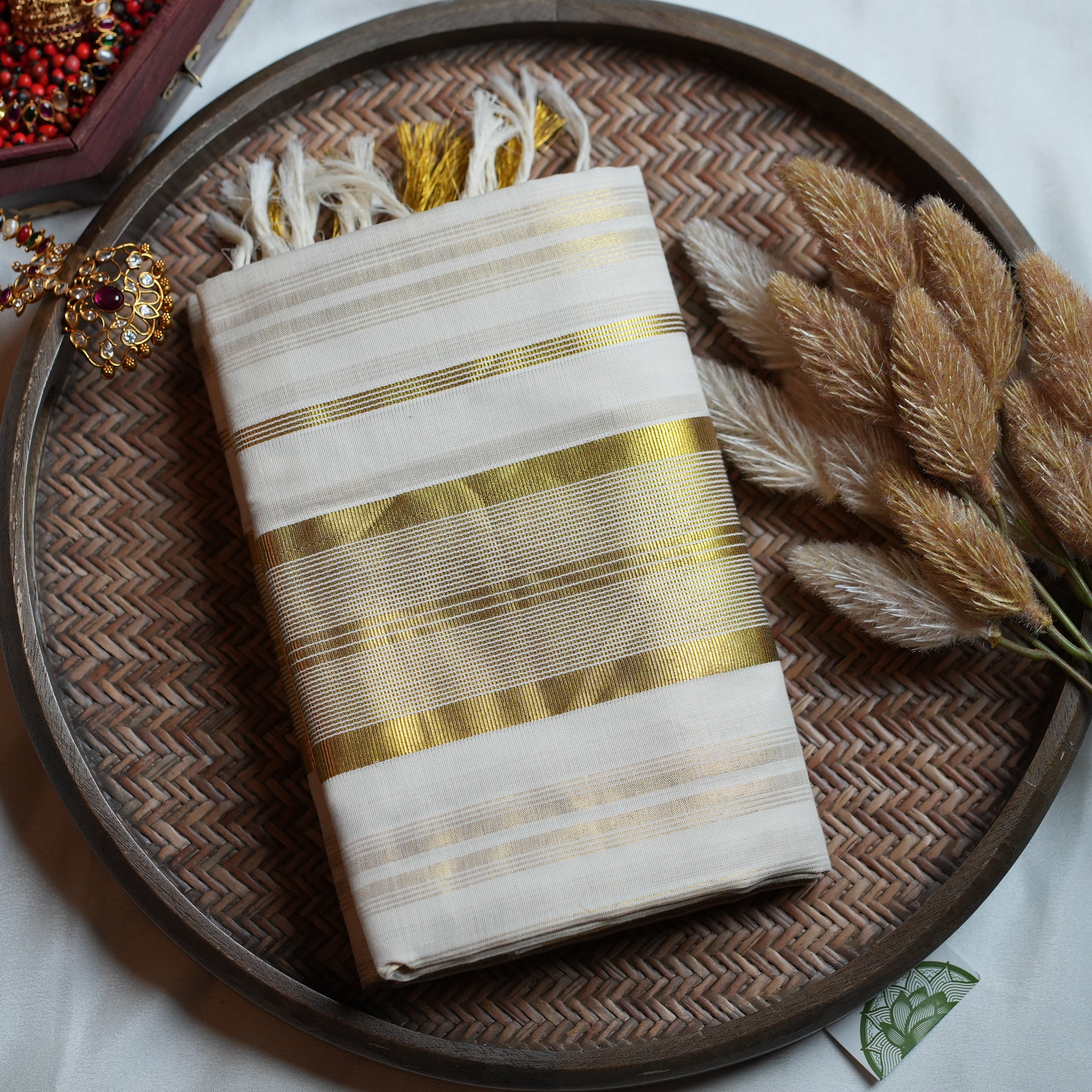 🌟 Pure Gold & Textured Kasavu: The Premium Cotton Kerala Single Set Mundu ✨