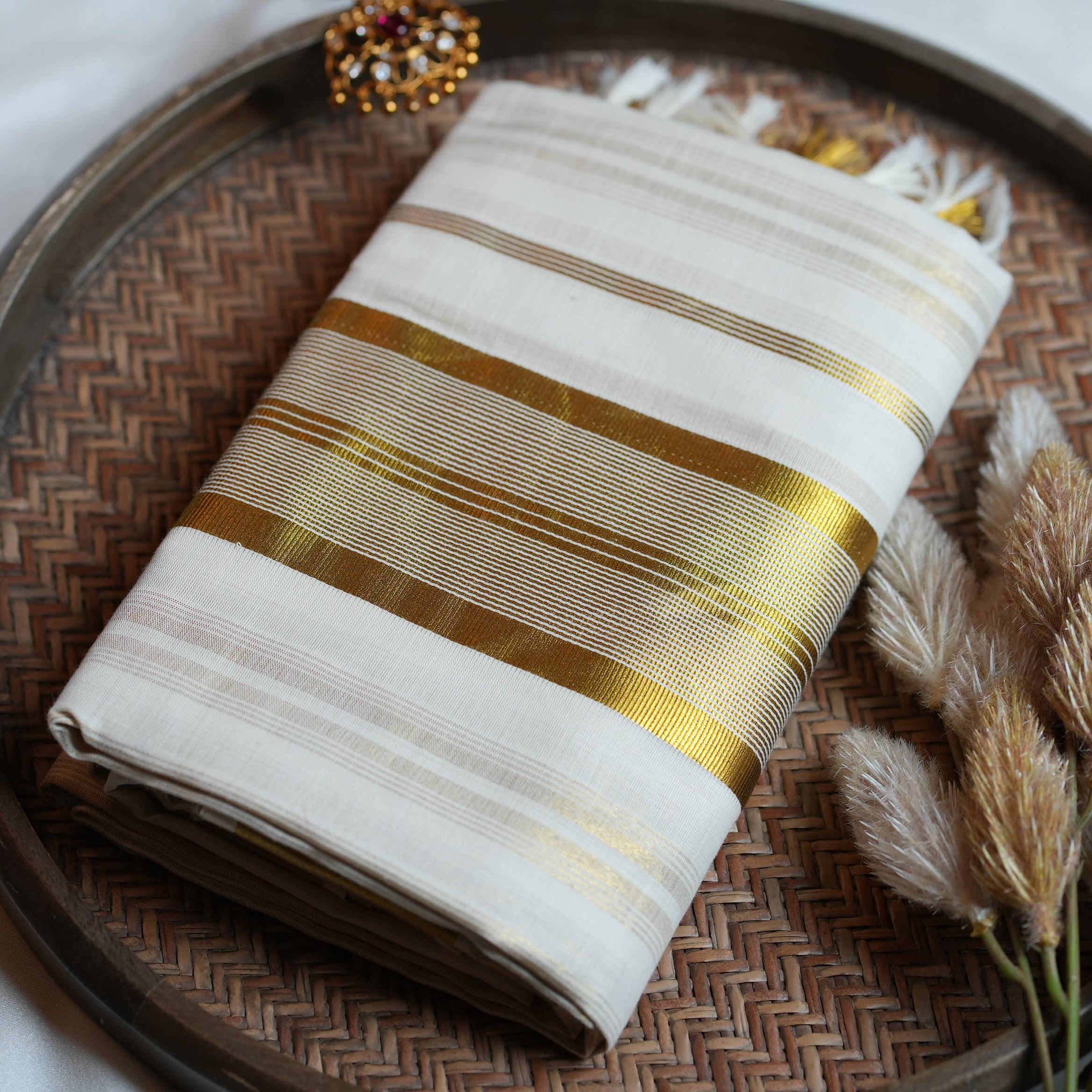 🌟 Pure Gold & Textured Kasavu: The Premium Cotton Kerala Single Set Mundu ✨