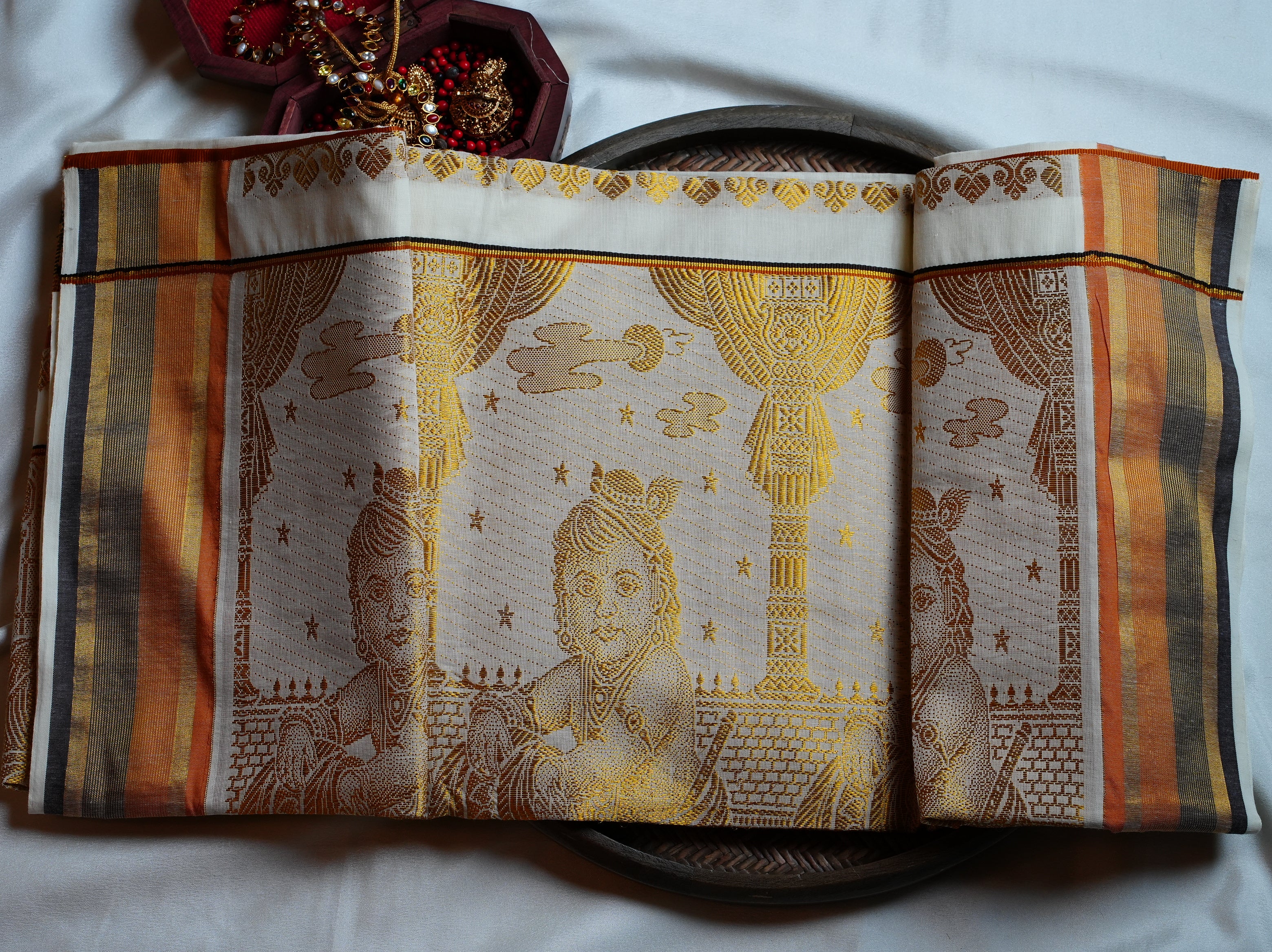 Royal Zari Brocade & Heritage Weaves Cotton Kerala Saree 🦚