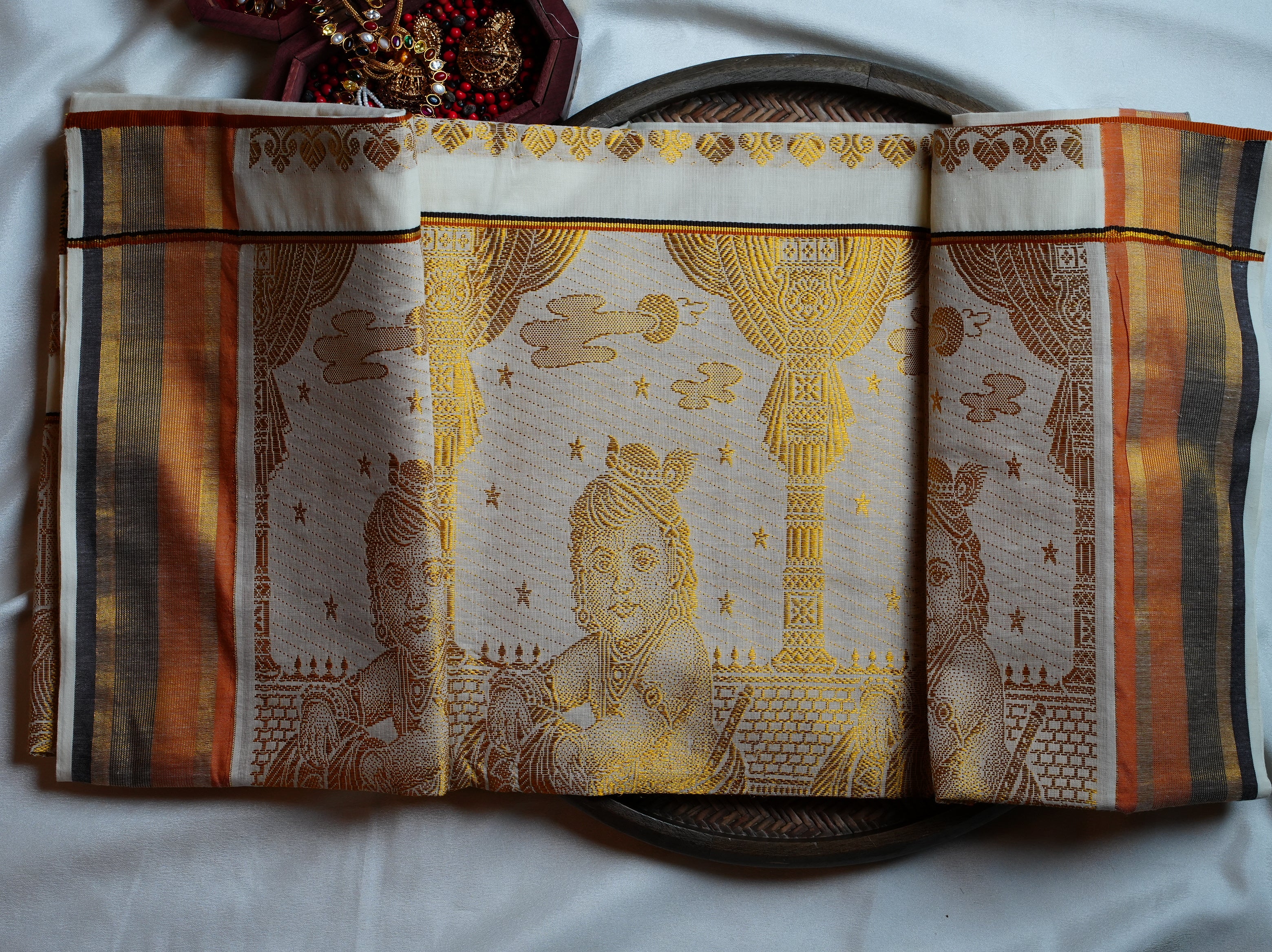 Royal Zari Brocade & Heritage Weaves Cotton Kerala Saree 🦚