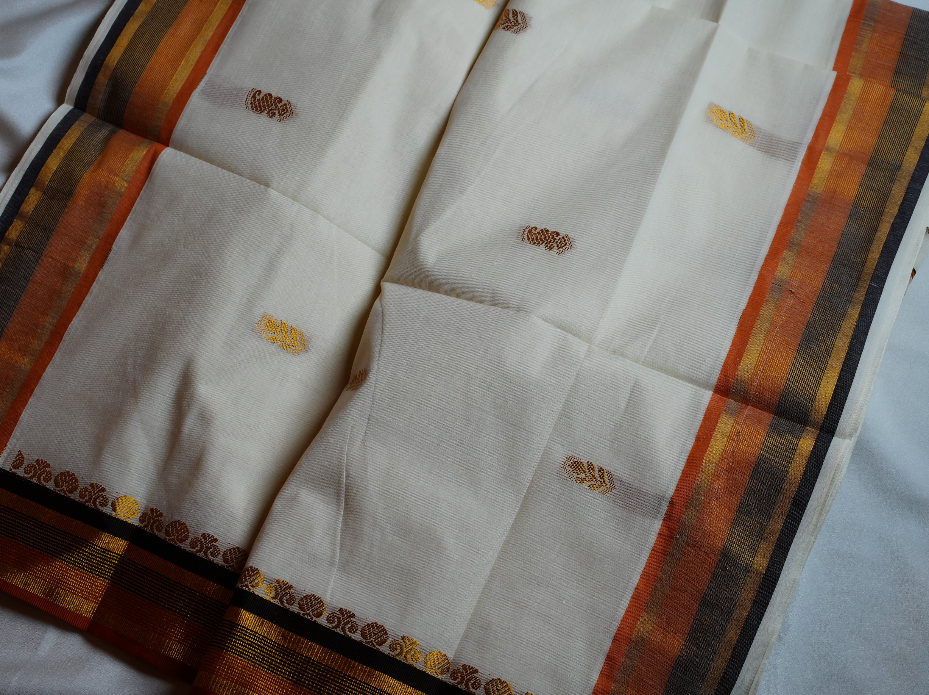 Royal Zari Brocade & Heritage Weaves Cotton Kerala Saree 🦚