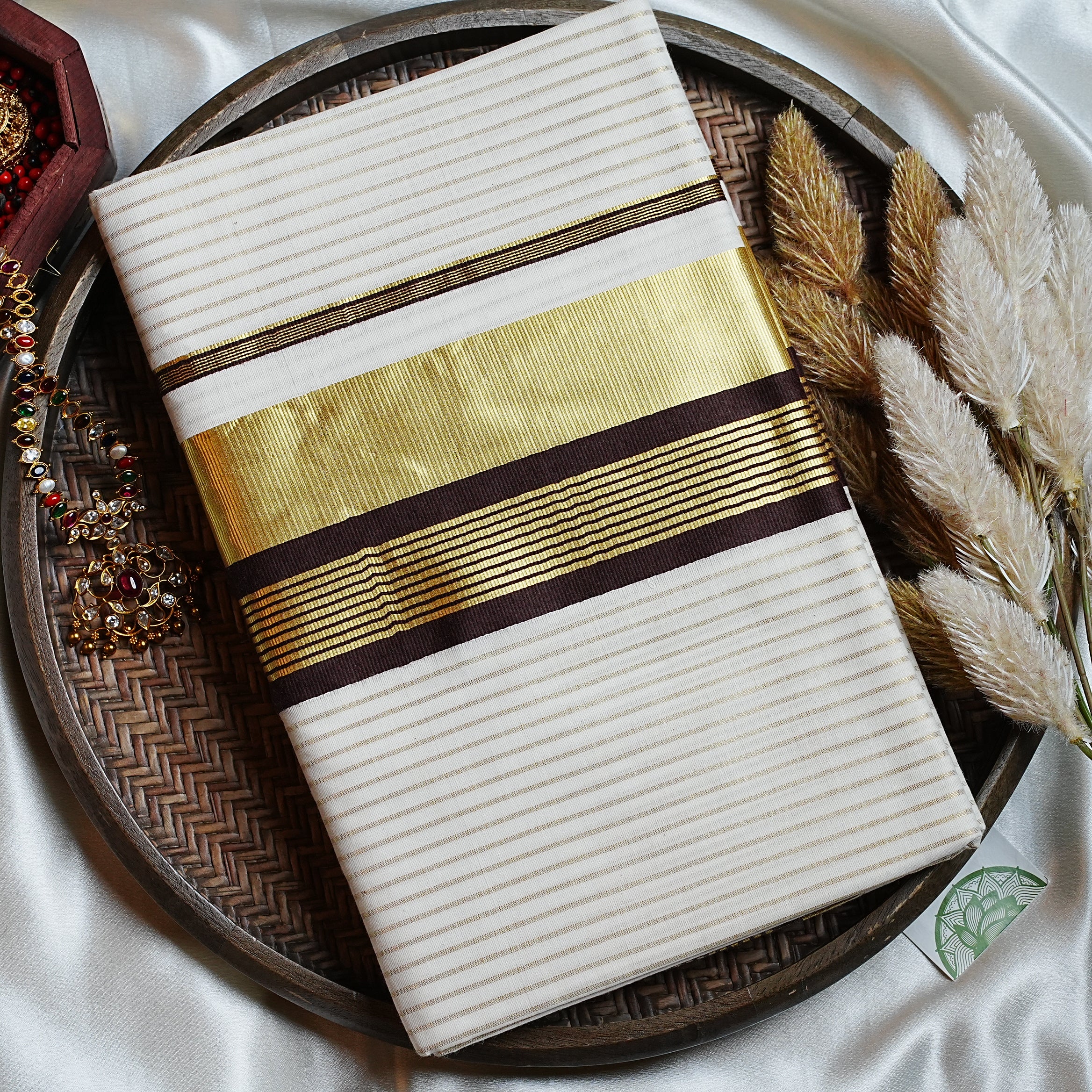 🤎 Elegant Coffee Brown & Shimmering Gold Pinstripes: The Premium Cotton Kerala Set Saree 🤎