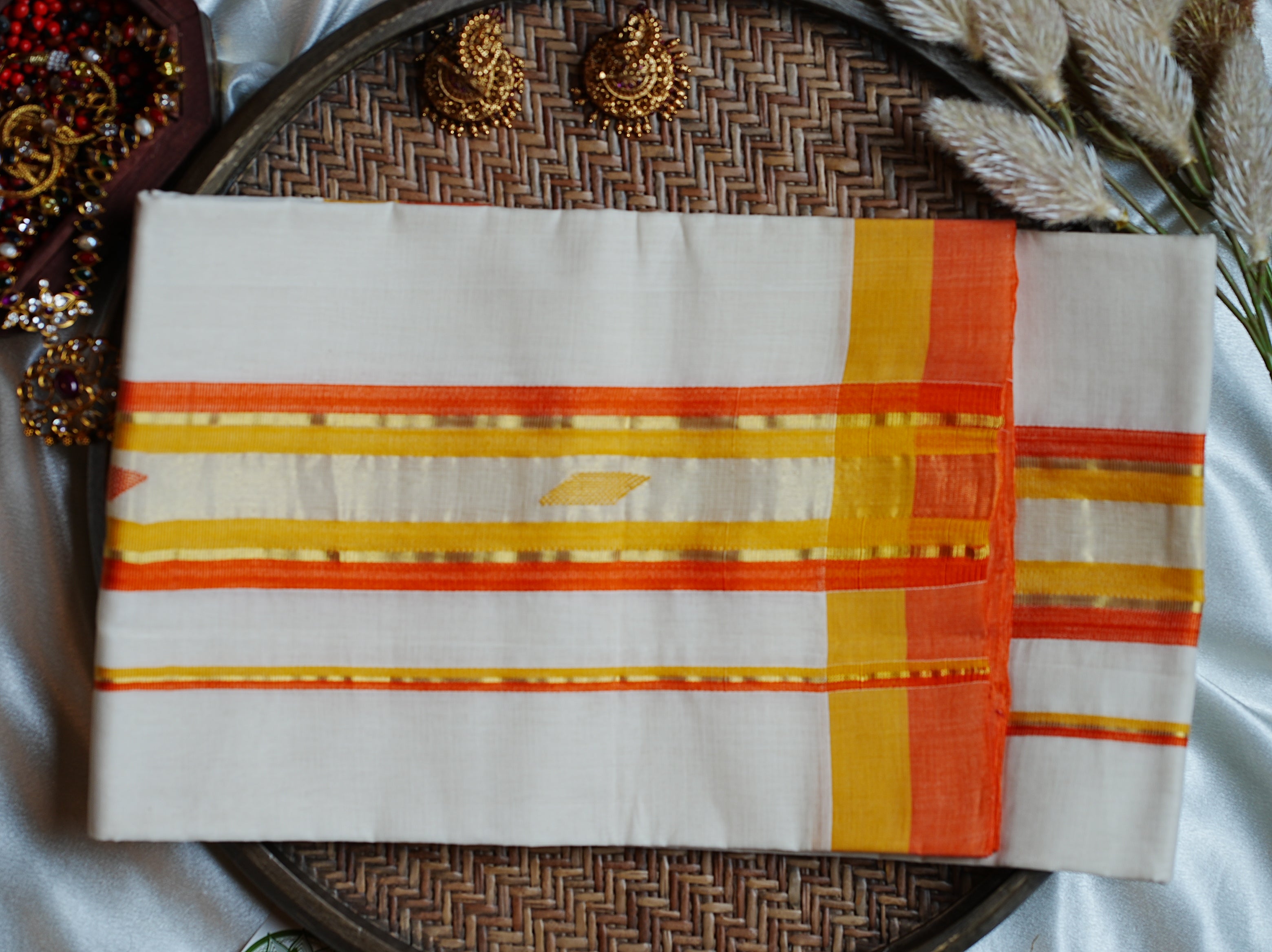 🍊 Radiant Orange & Mustard Stripes: The Premium Balaramapuram Unakapavu Handloom Set Mundu ☀️