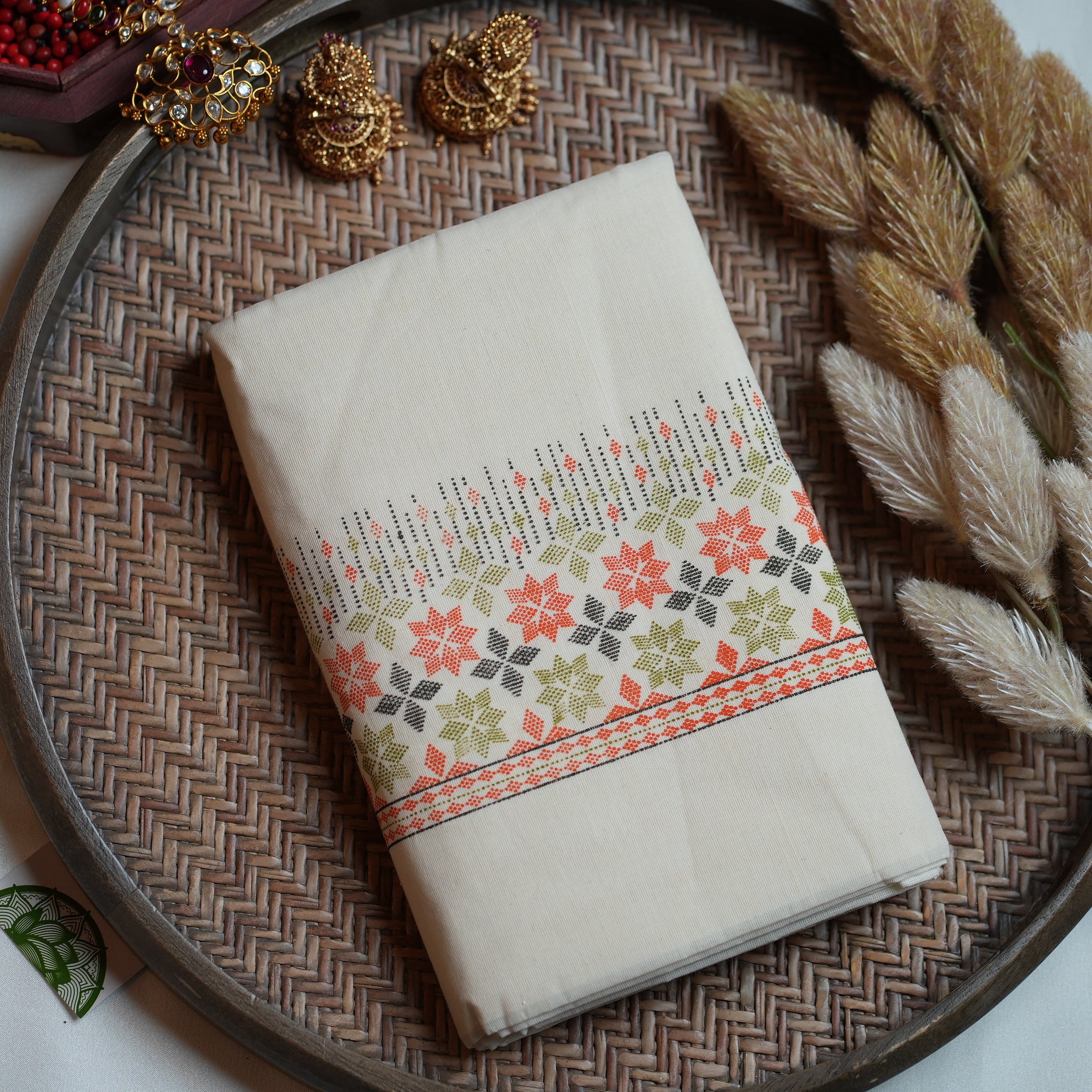 🌿 Earthy Florals & Geometric Elegance Cotton Kerala Single Set Mundu 🔸