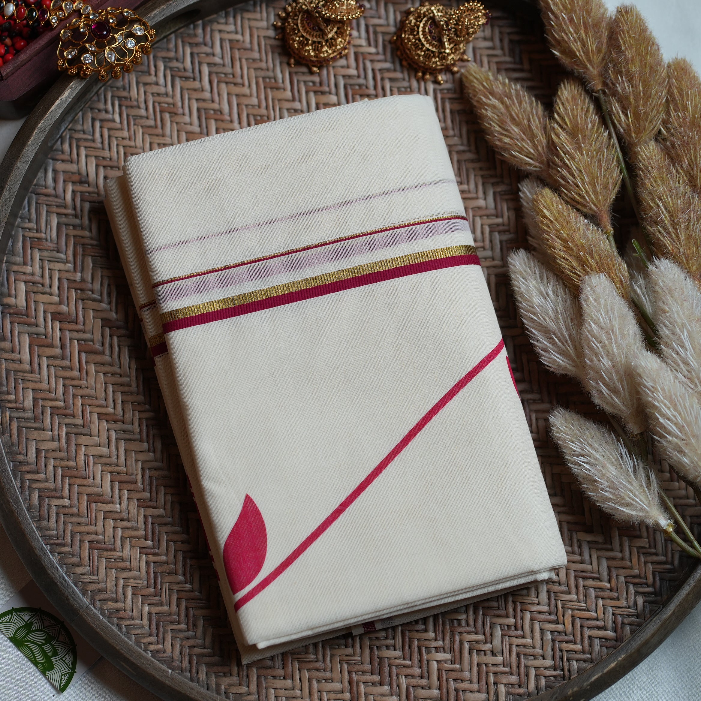 🪷 Magenta Lotus & Elegant Borders Cotton Kerala Set Mundu 🪷