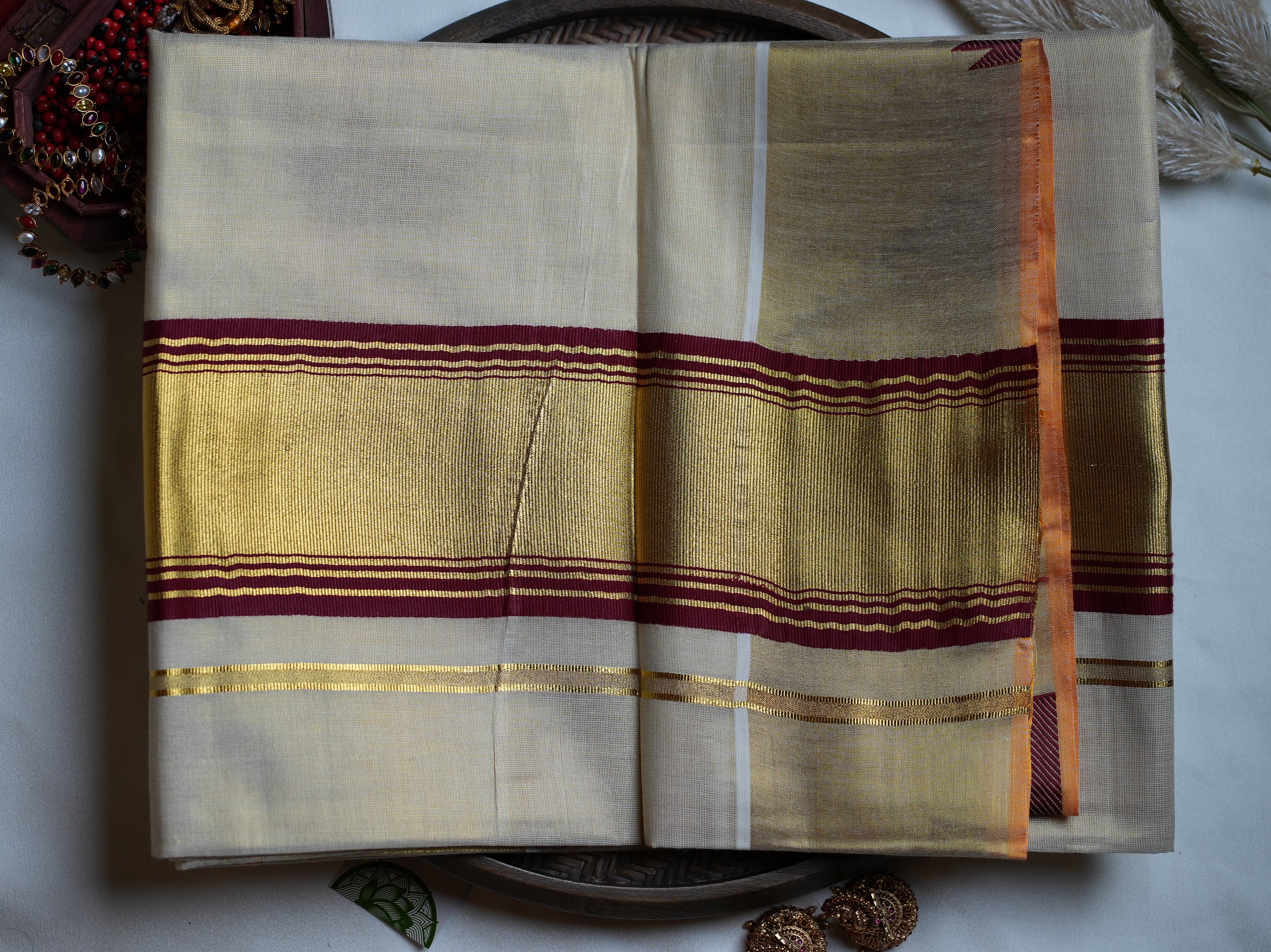 🌹 Regal Maroon & Shimmering Kasavu: The Premium Tissue Kerala Saree ✨
