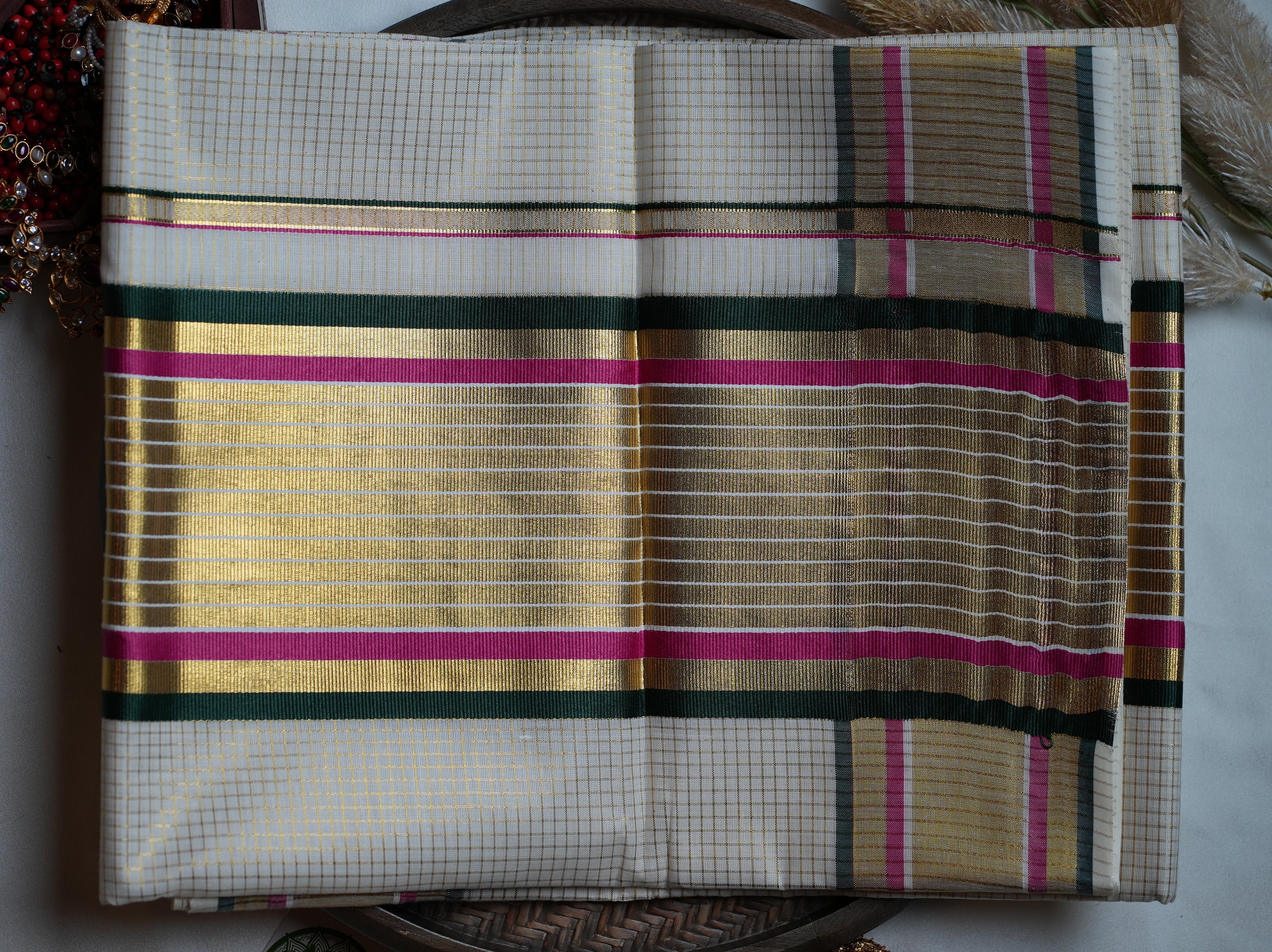 🌸 Festive Magenta & Forest Green Checks: The Premium Cotton Kerala Saree 💫