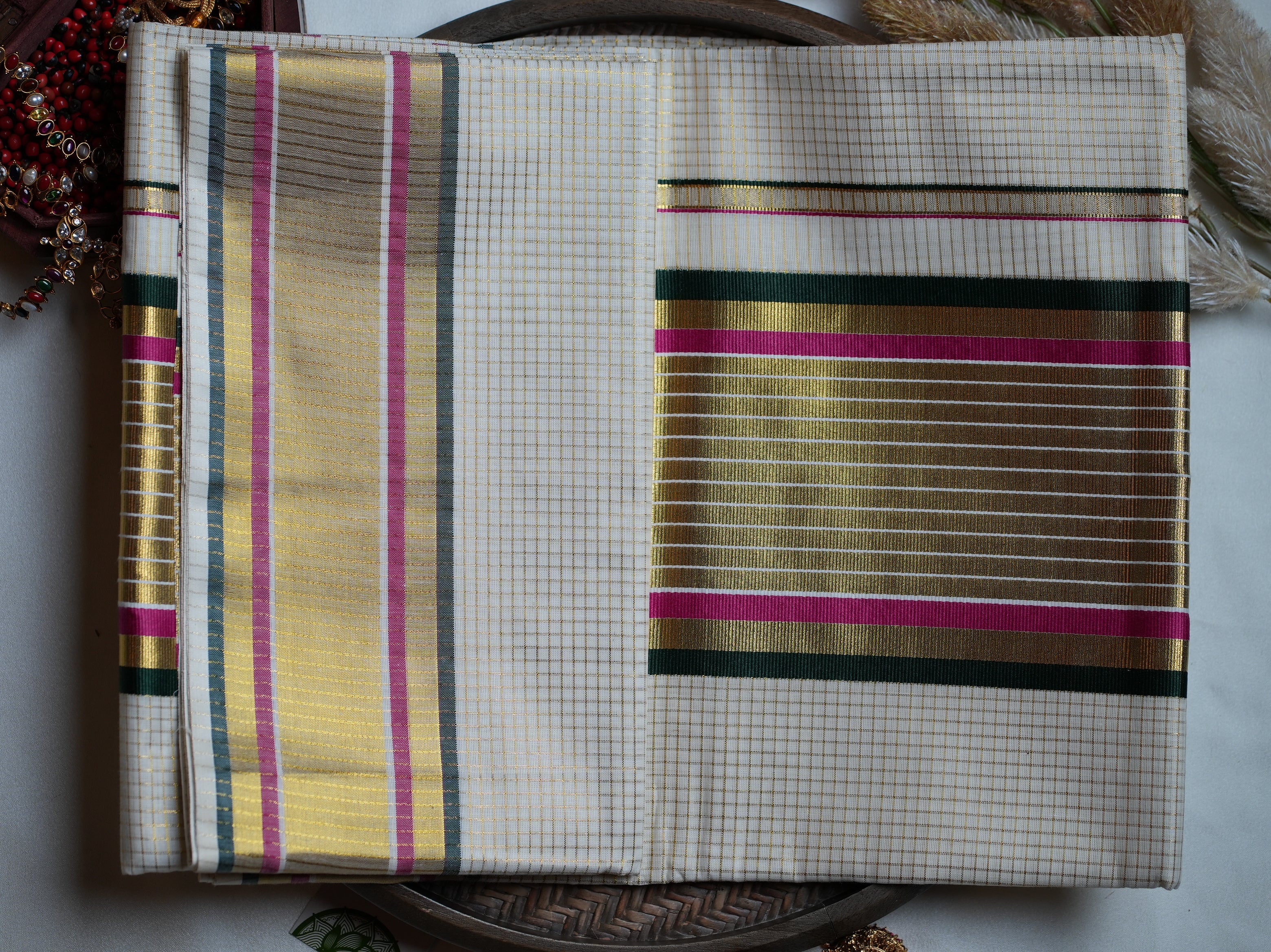 🌸 Festive Magenta & Forest Green Checks: The Premium Cotton Kerala Saree 💫