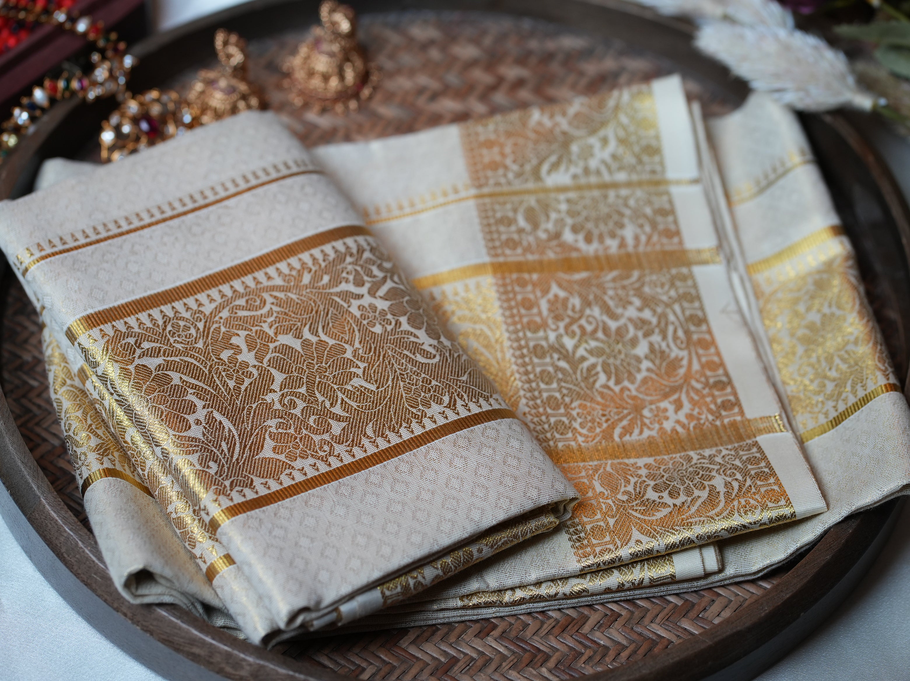 🌿 Ornate Floral Zari Jacquard: Premium Cotton Single Set Mundu ✨