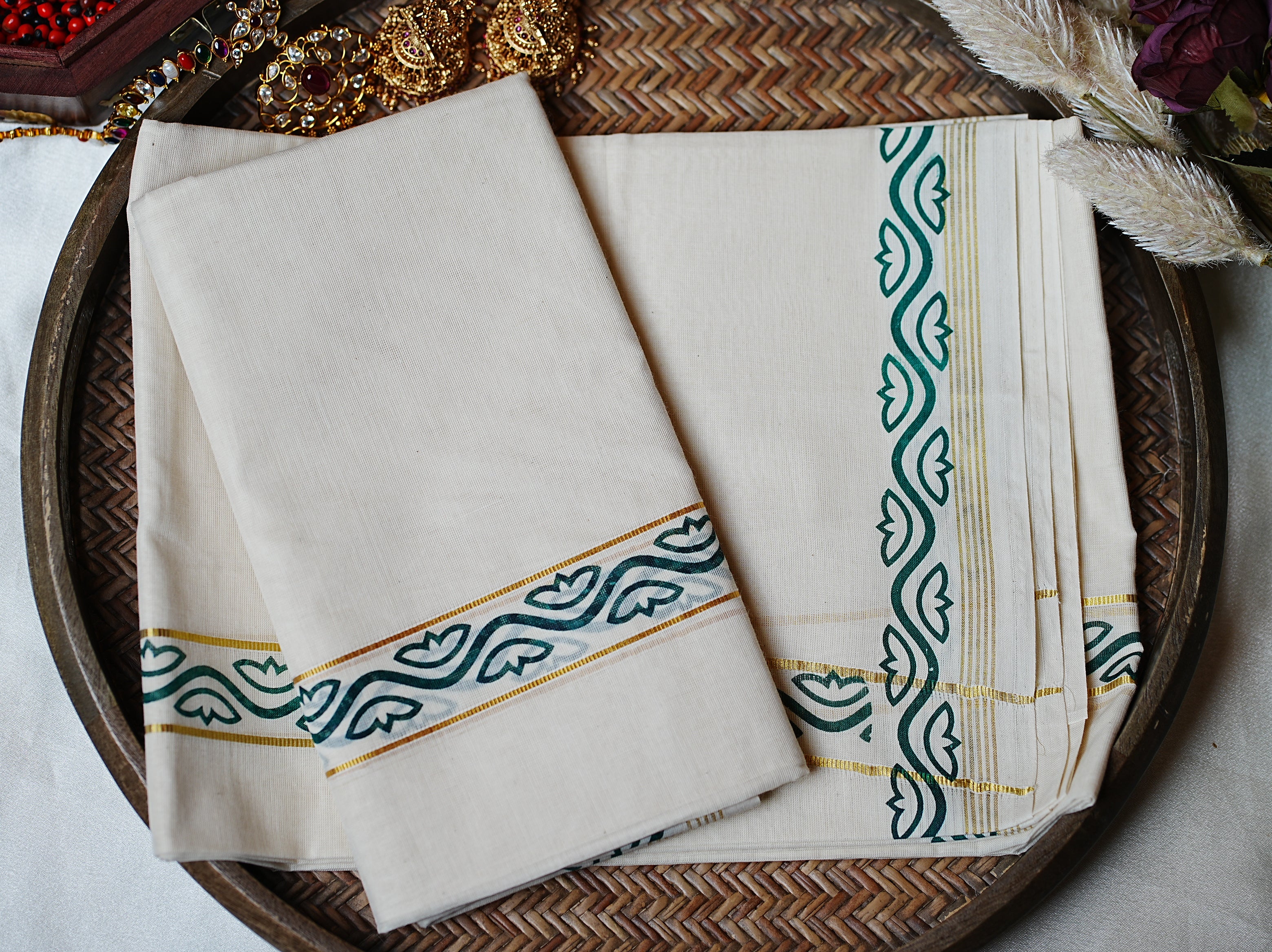 🌿 Elegant Forest Green Vine & Gold Cotton Kerala Single Set Mundu ✨