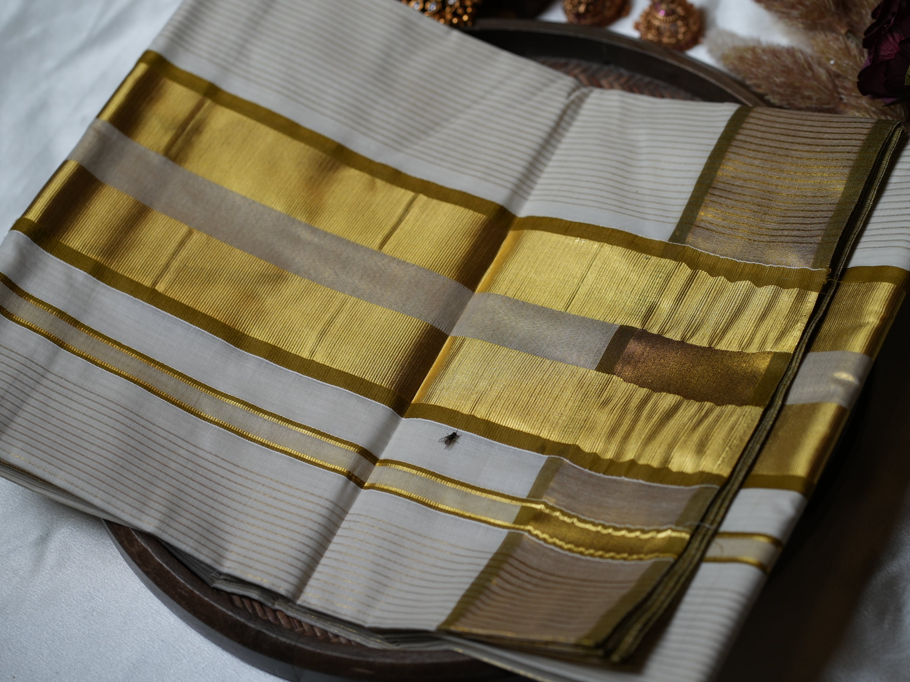 🌟 Dual Golden Kasavu Bands & Shimmering Pinstripes: Premium Cotton Kerala Saree ✨