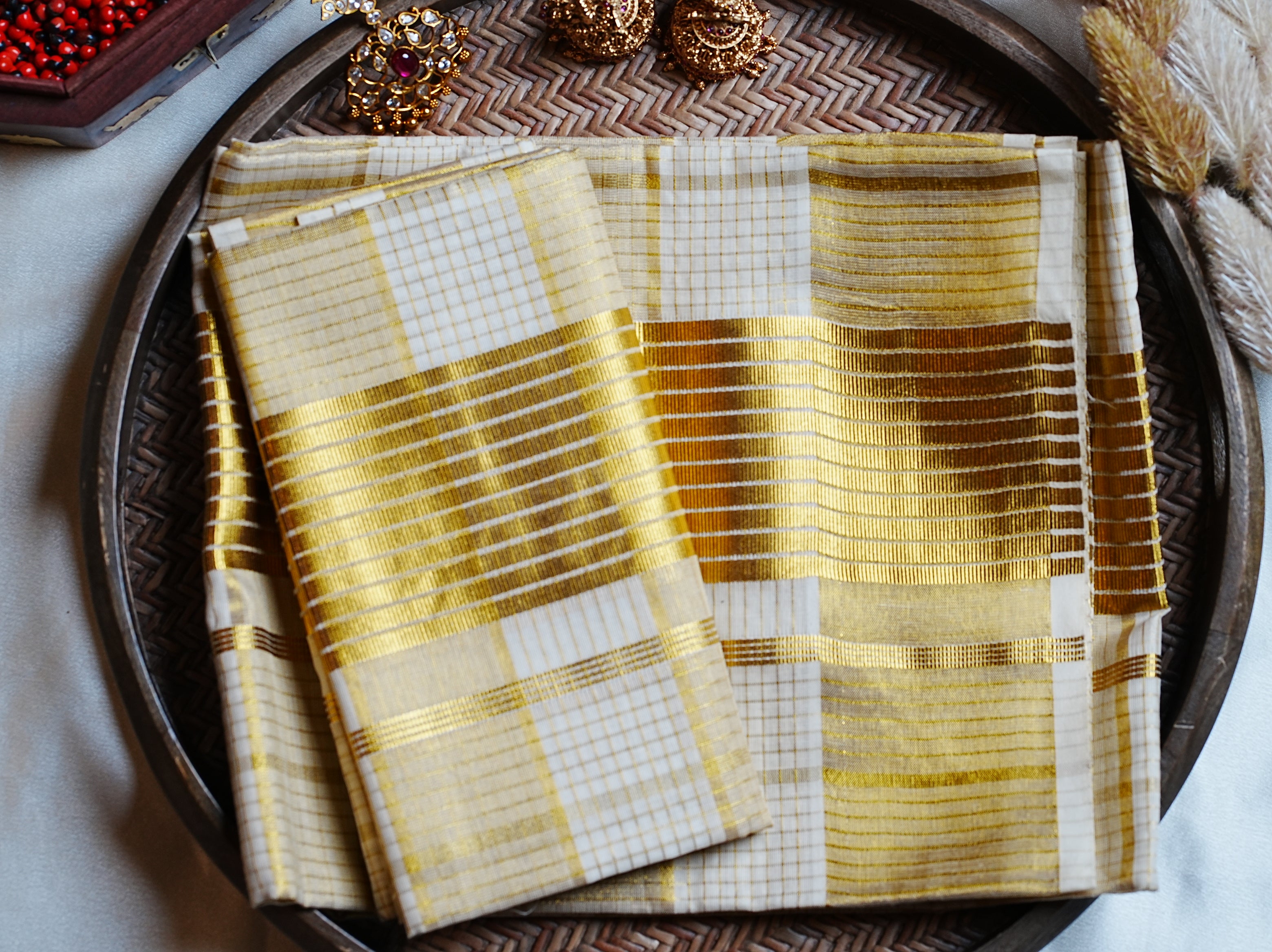 🌾 Shimmering Golden Checks: The Premium Kerala Tissue Set Mundu ✨
