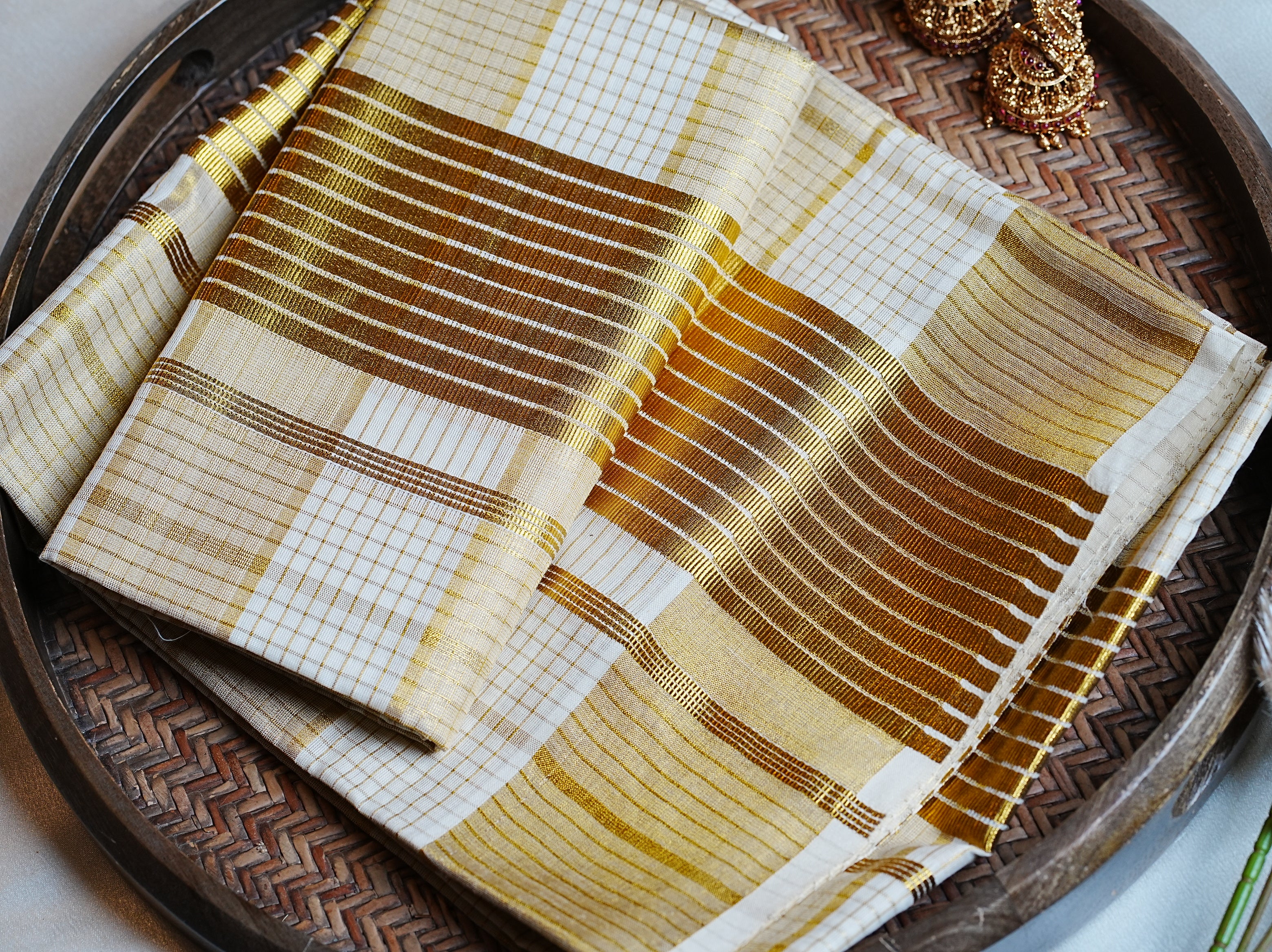 🌾 Shimmering Golden Checks: The Premium Kerala Tissue Set Mundu ✨