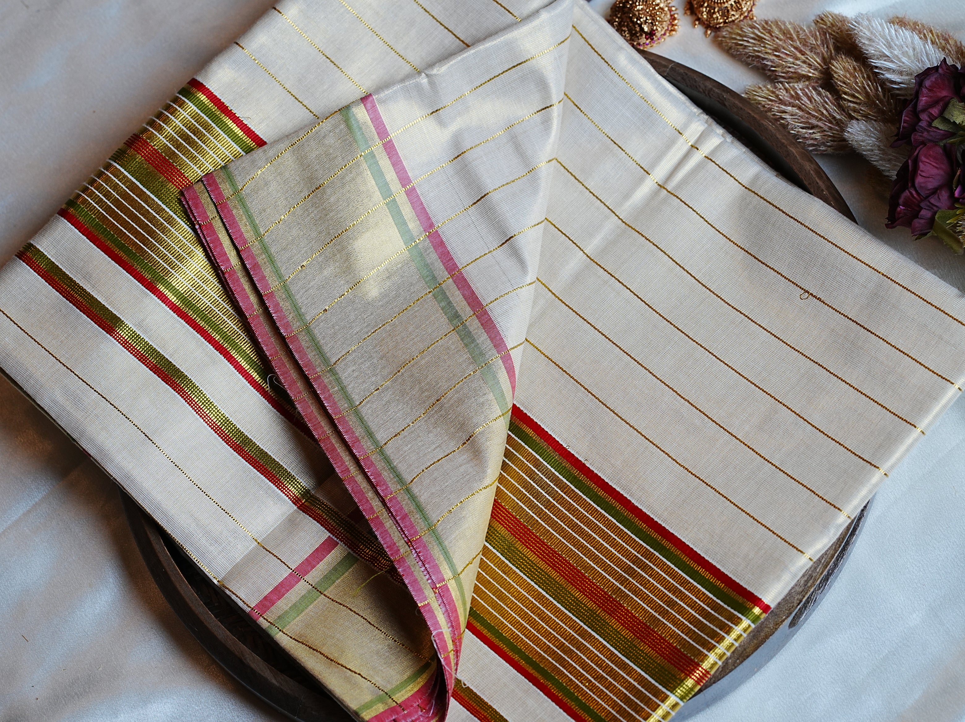✨ Festive Red & Leaf Green Kasavu Lines: The Premium Kerala Tissue Set Saree 💫